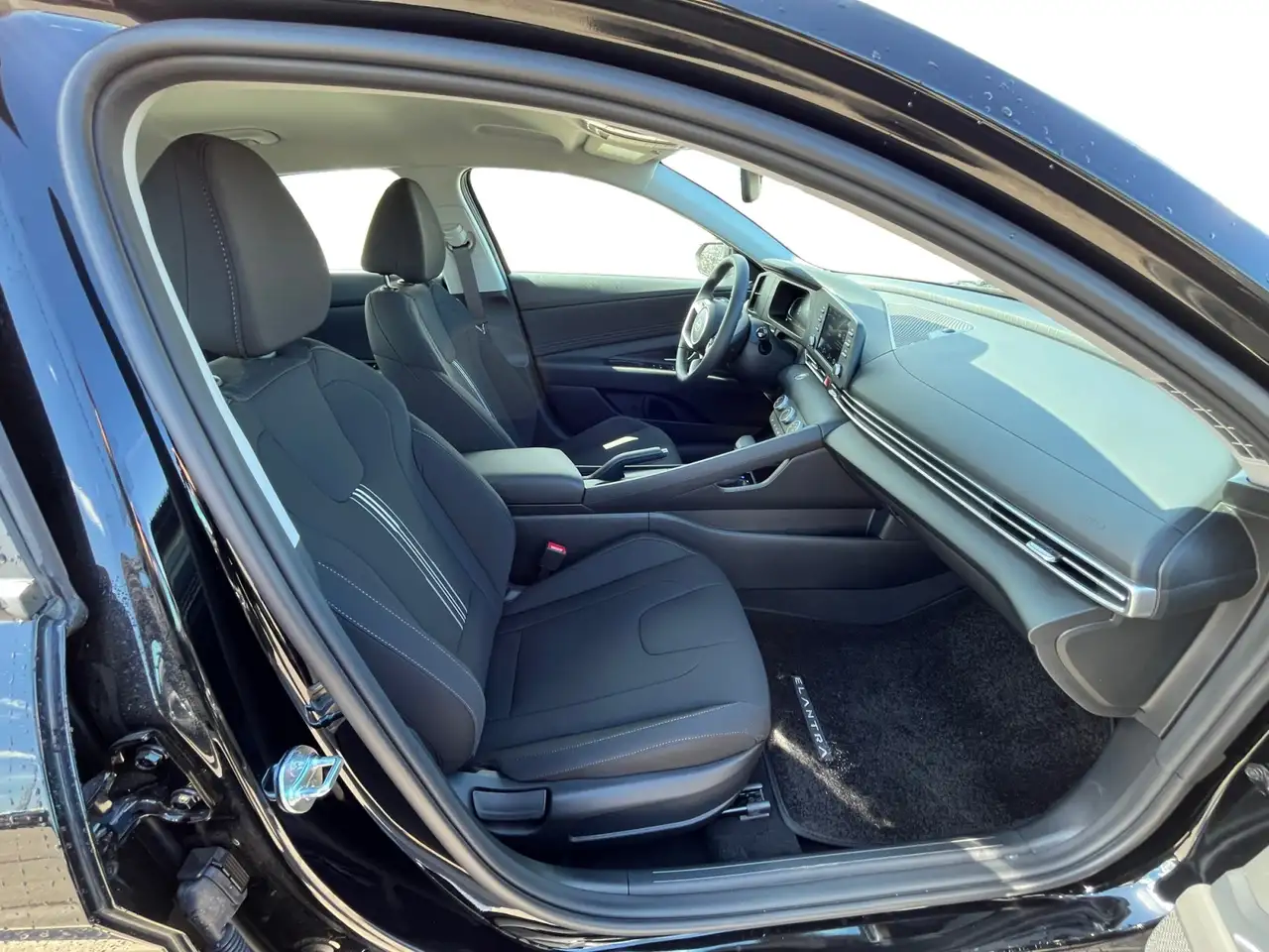 Hyundai ELANTRA снимка Hyundai ELANTRA