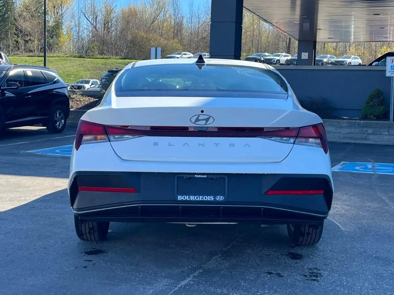 Hyundai ELANTRA снимка Hyundai ELANTRA