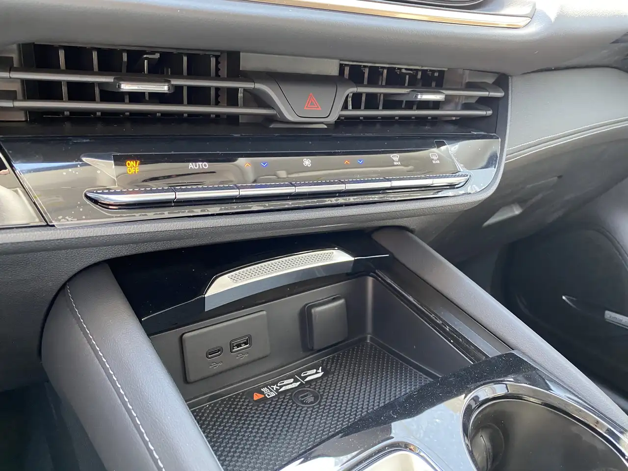 Buick Envision photo Buick Envision