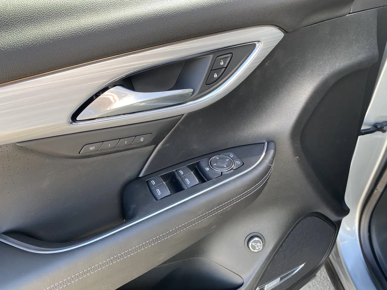 Buick Envision photo Buick Envision