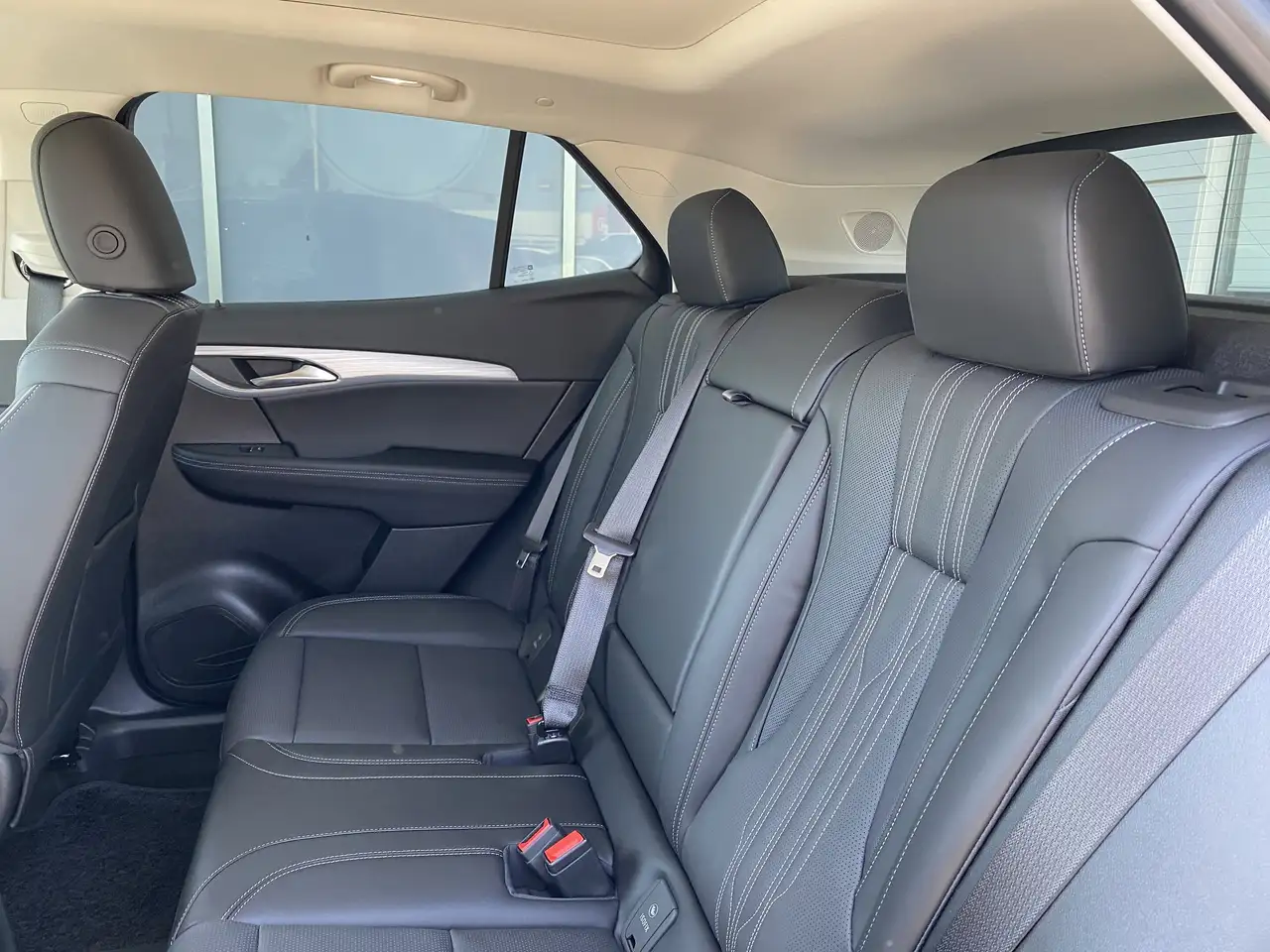Buick Envision photo Buick Envision