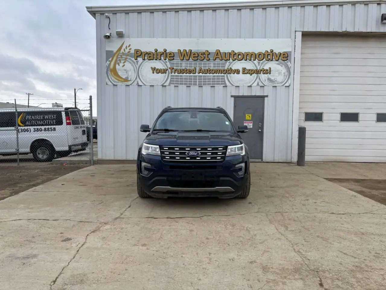 Ford Explorer photo Ford Explorer