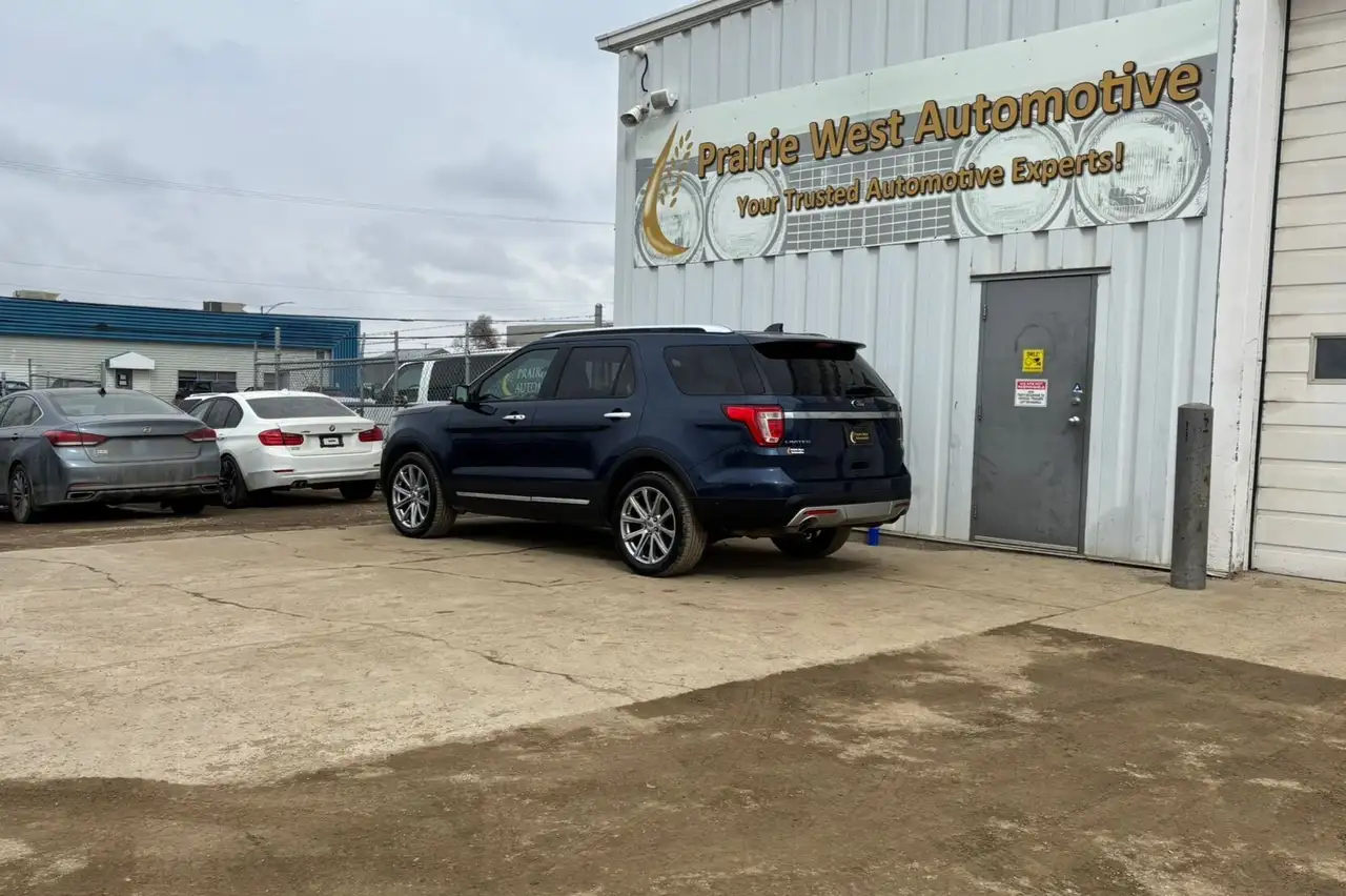 Ford Explorer photo Ford Explorer