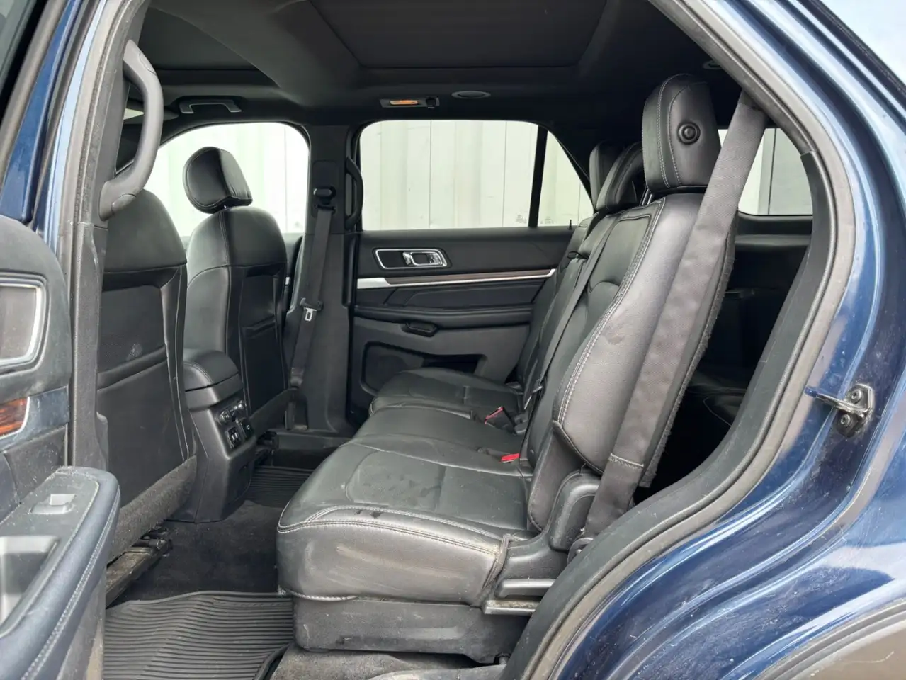 Ford Explorer photo Ford Explorer