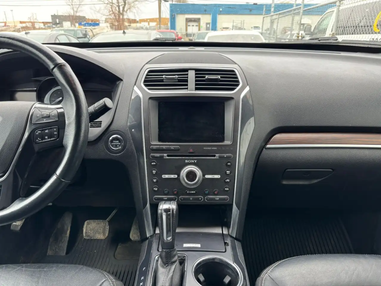 Ford Explorer photo Ford Explorer