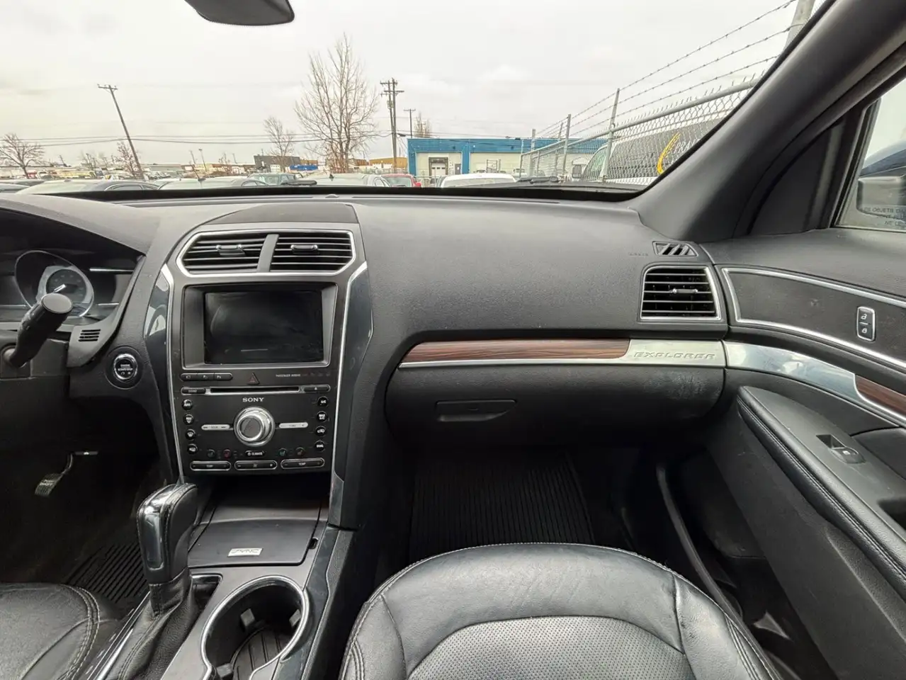 Ford Explorer photo Ford Explorer