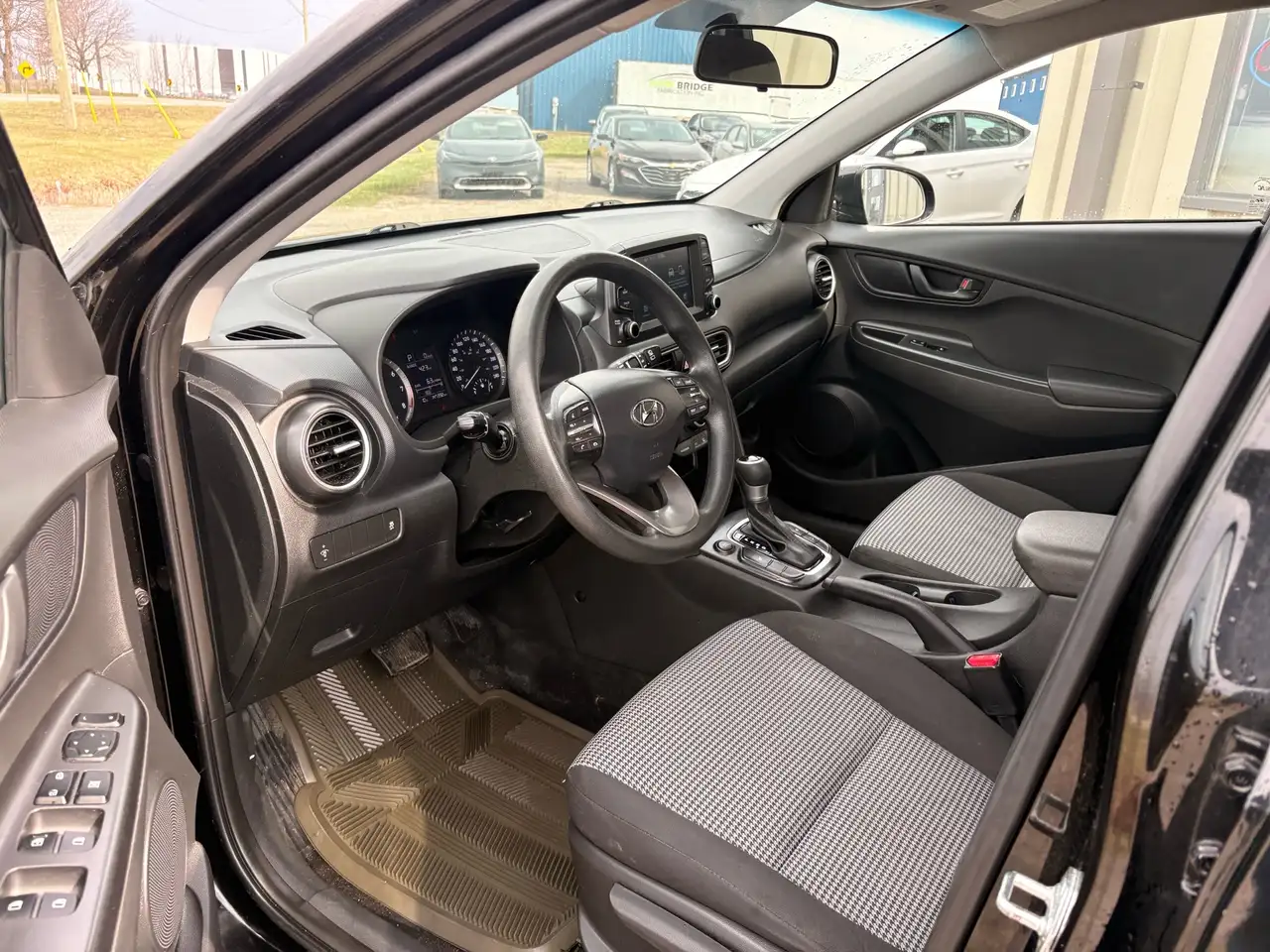 Hyundai KONA снимка Hyundai KONA