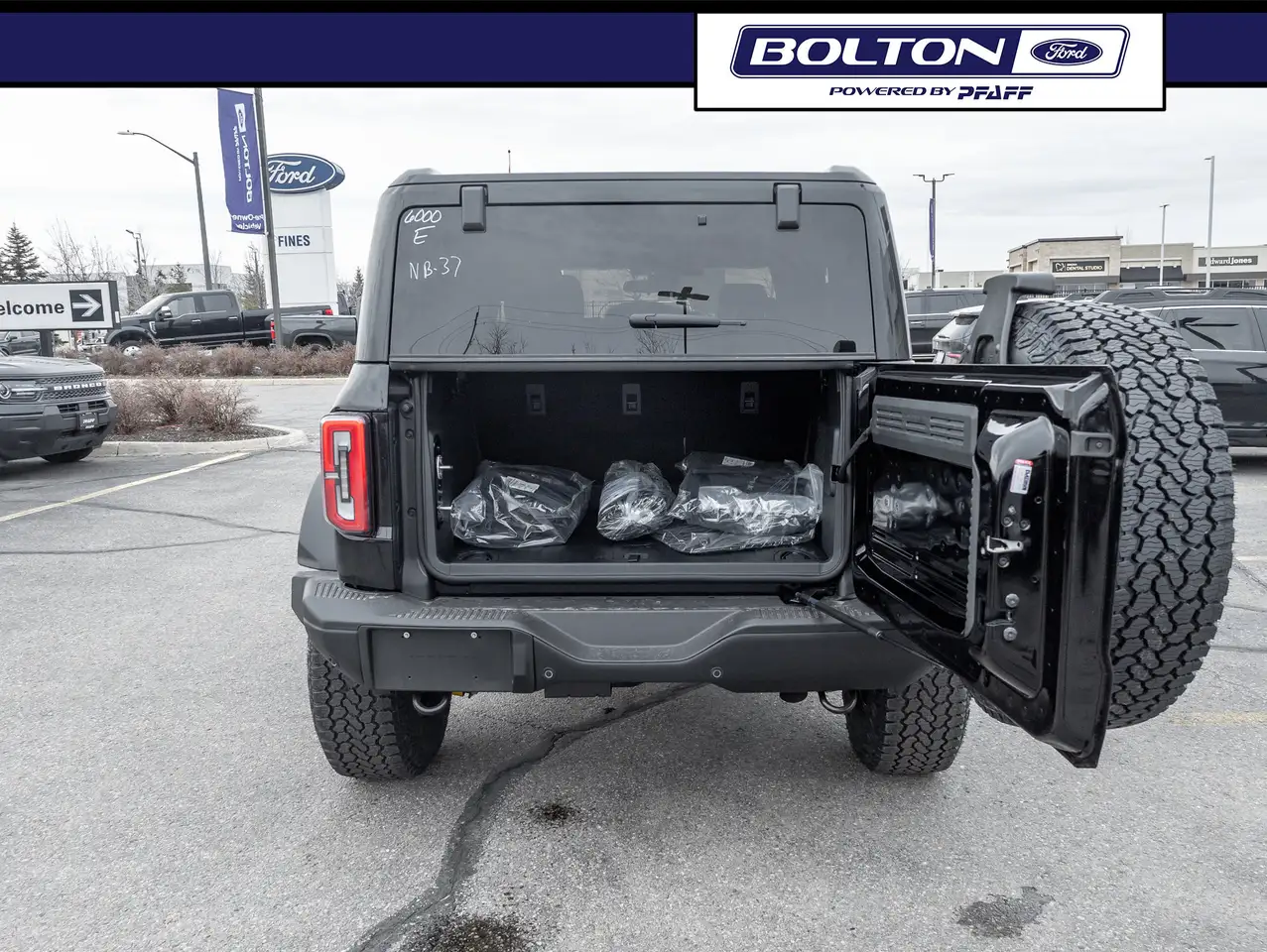 Ford Bronco снимка Ford Bronco