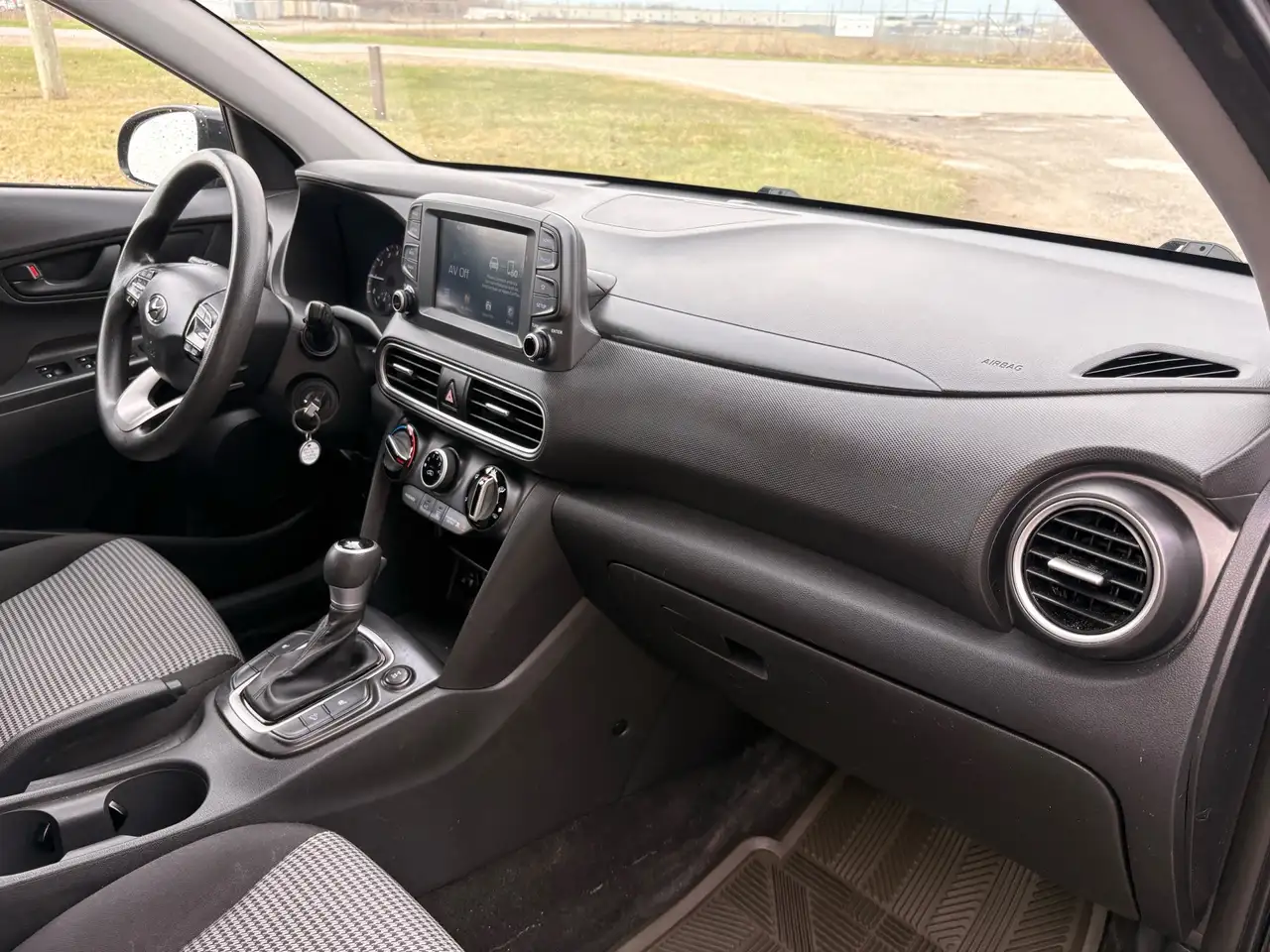Hyundai KONA снимка Hyundai KONA