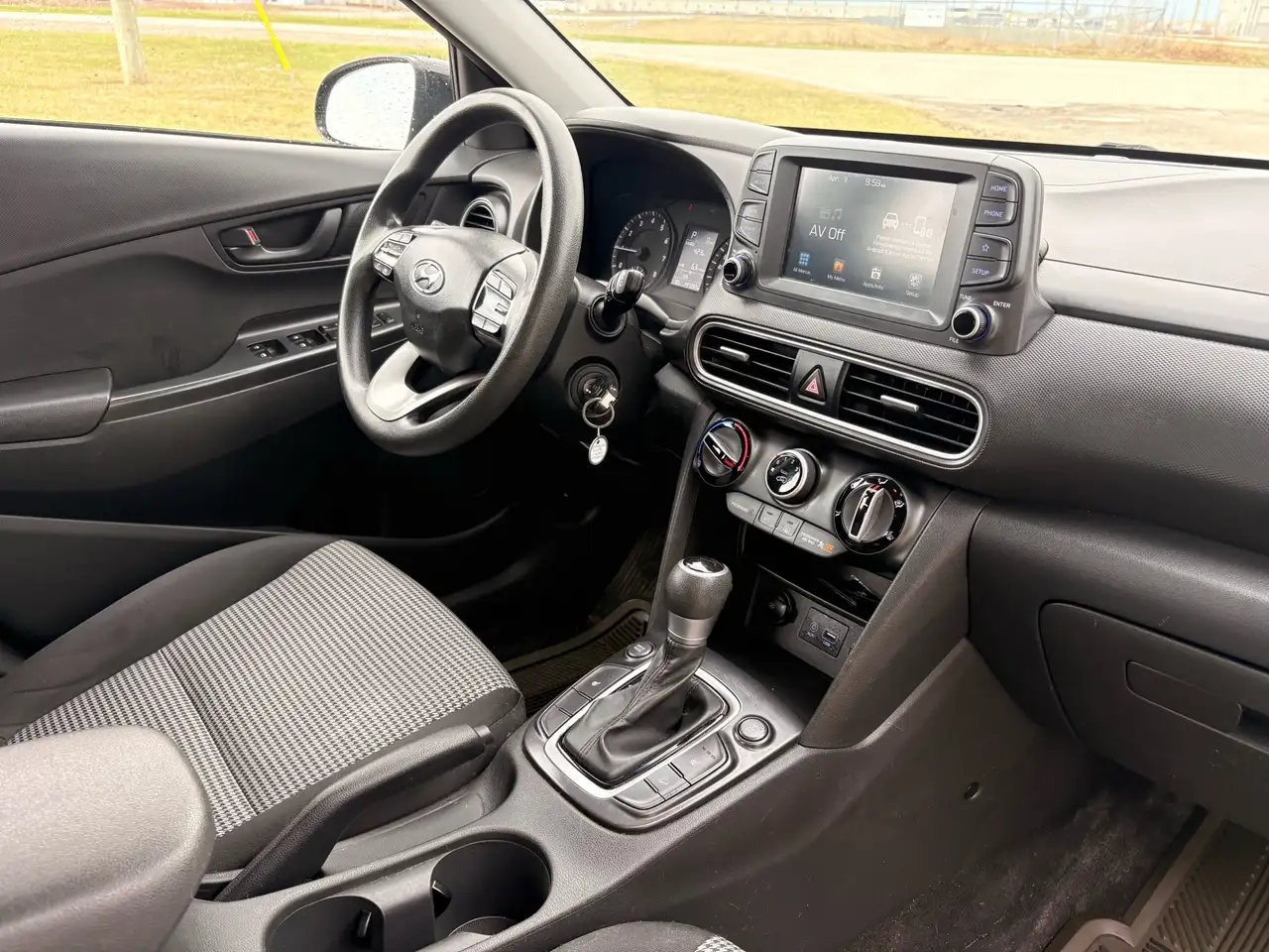 Hyundai KONA снимка Hyundai KONA