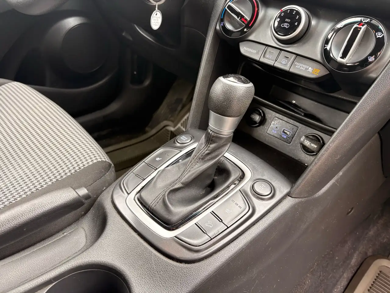 Hyundai KONA снимка Hyundai KONA
