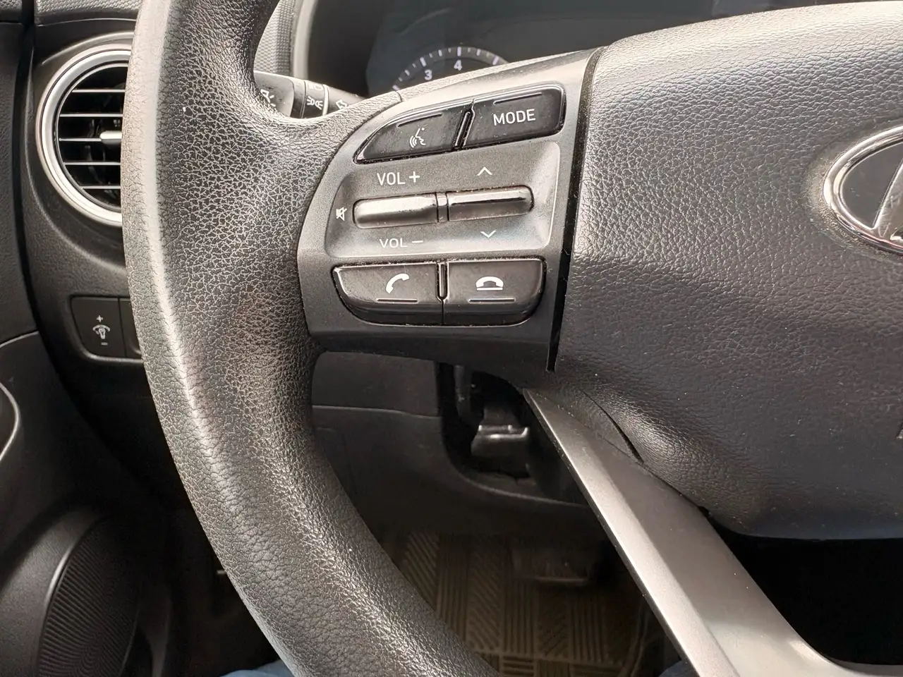 Hyundai KONA снимка Hyundai KONA