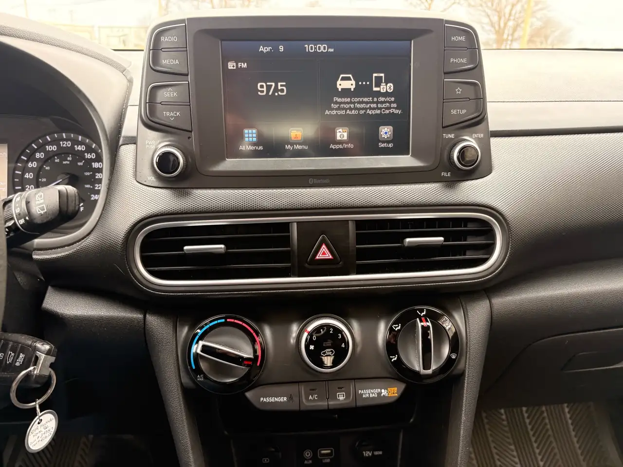 Hyundai KONA снимка Hyundai KONA
