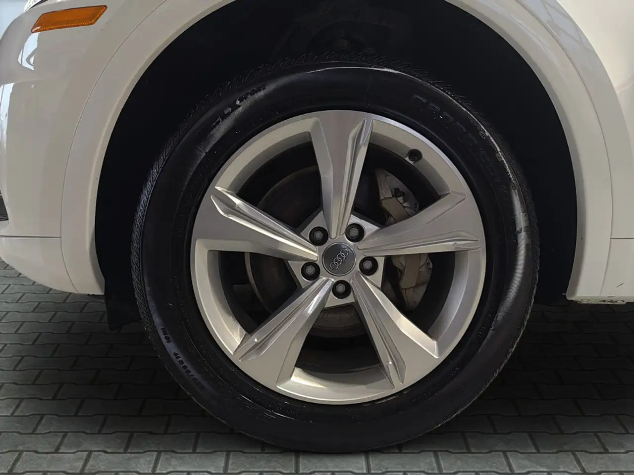 Audi Q5 снимка Audi Q5