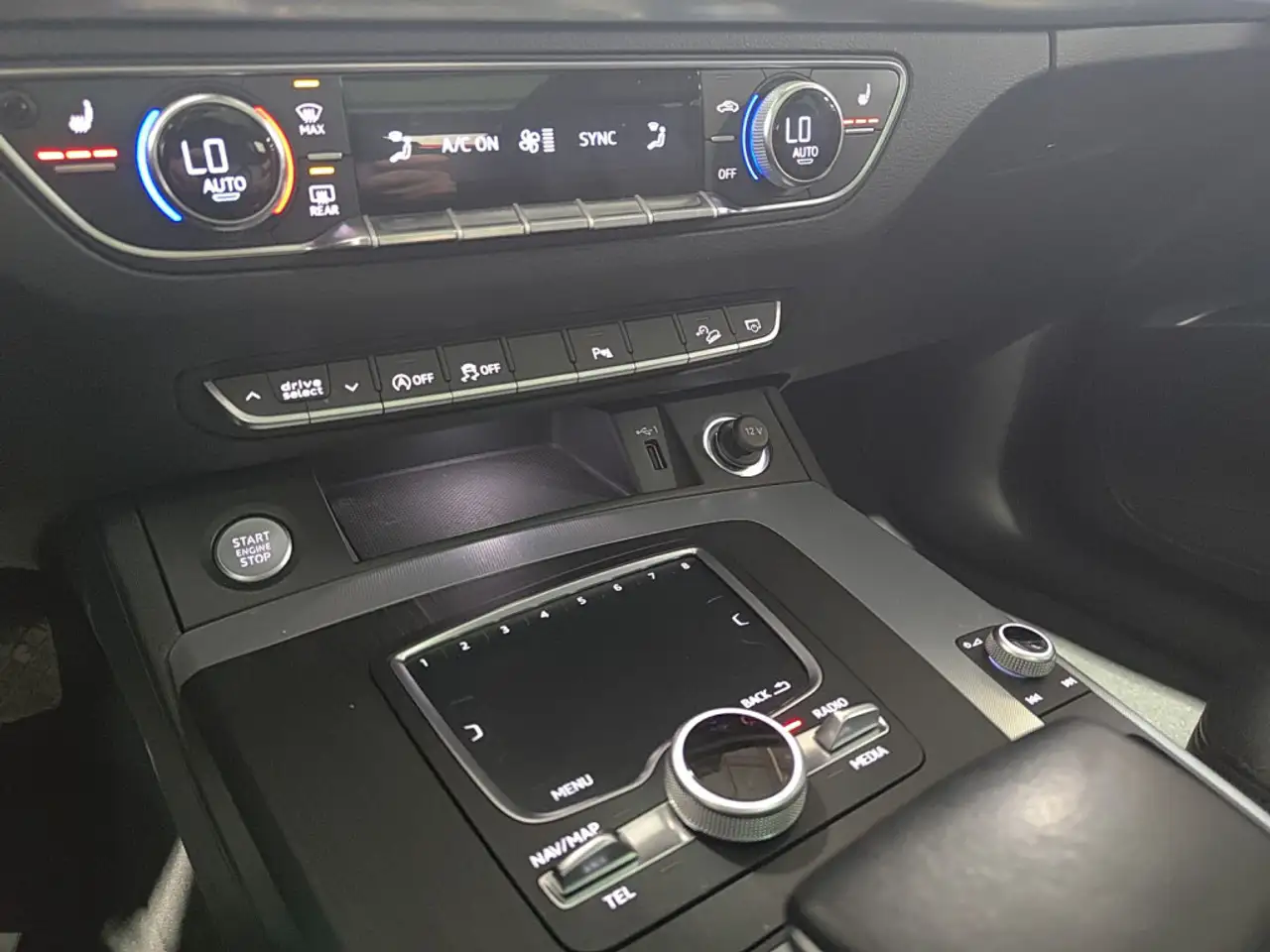 Audi Q5 снимка Audi Q5
