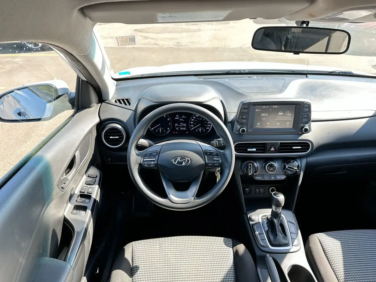Hyundai KONA снимка Hyundai KONA