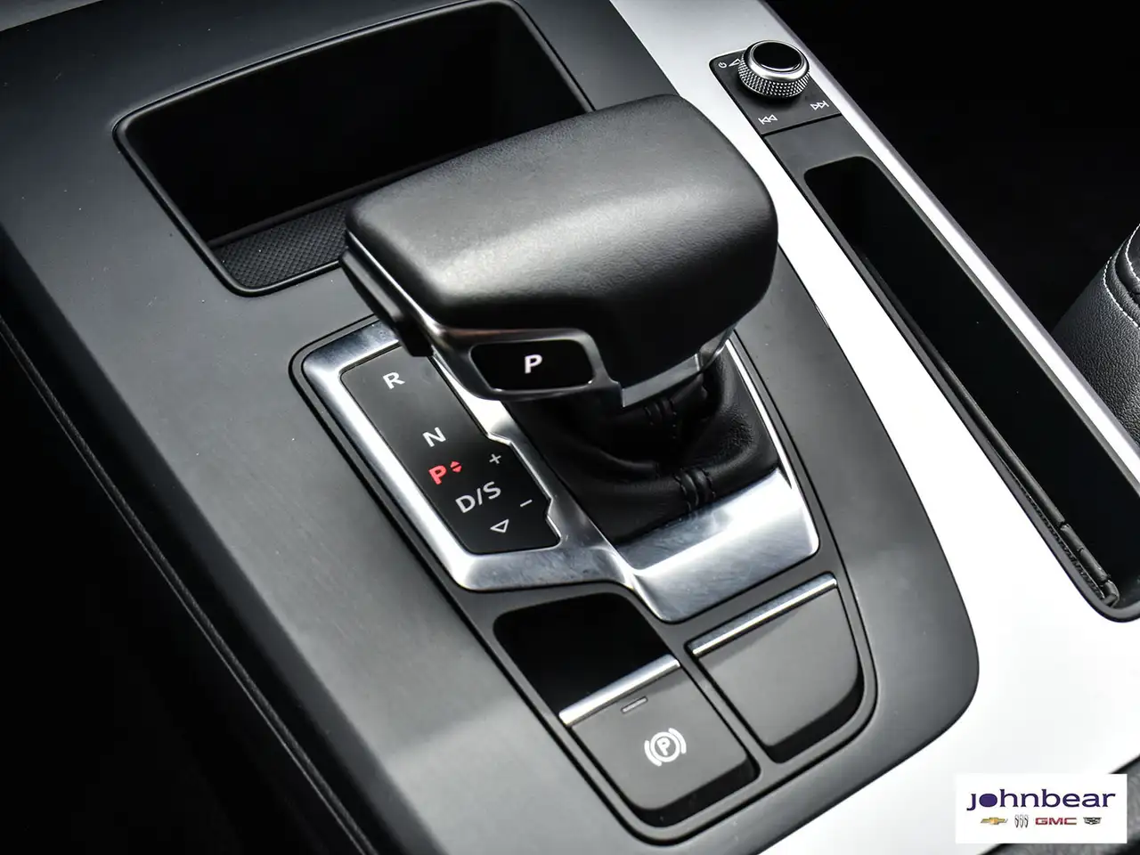 Audi Q5 снимка Audi Q5