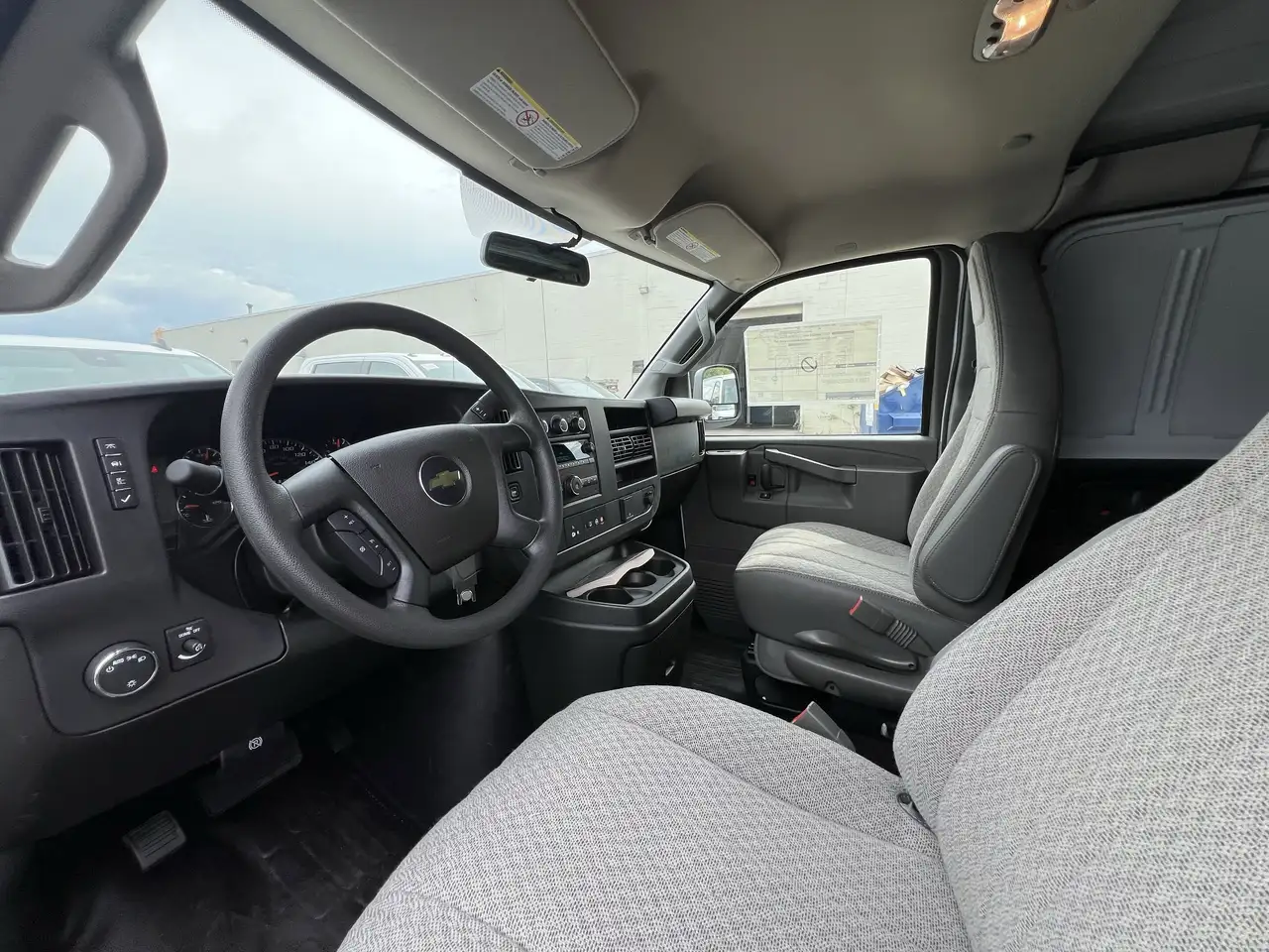 Chevrolet Express 2500 снимка Chevrolet Express 2500