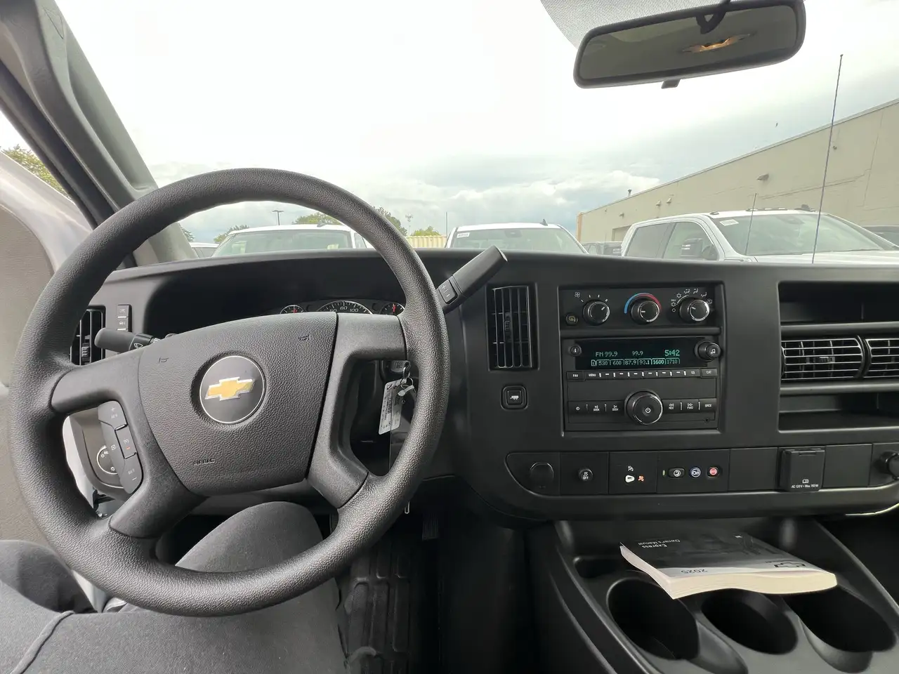 Chevrolet Express 2500 снимка Chevrolet Express 2500