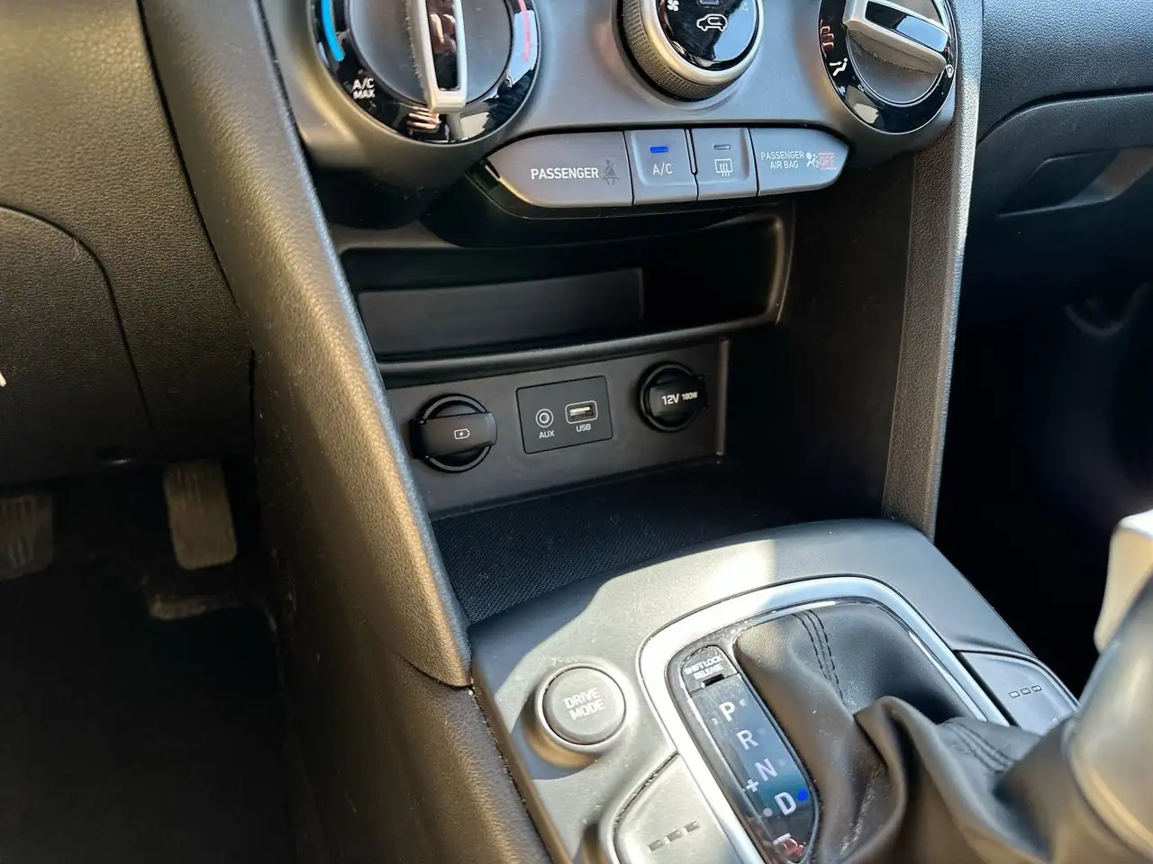 Hyundai KONA снимка Hyundai KONA