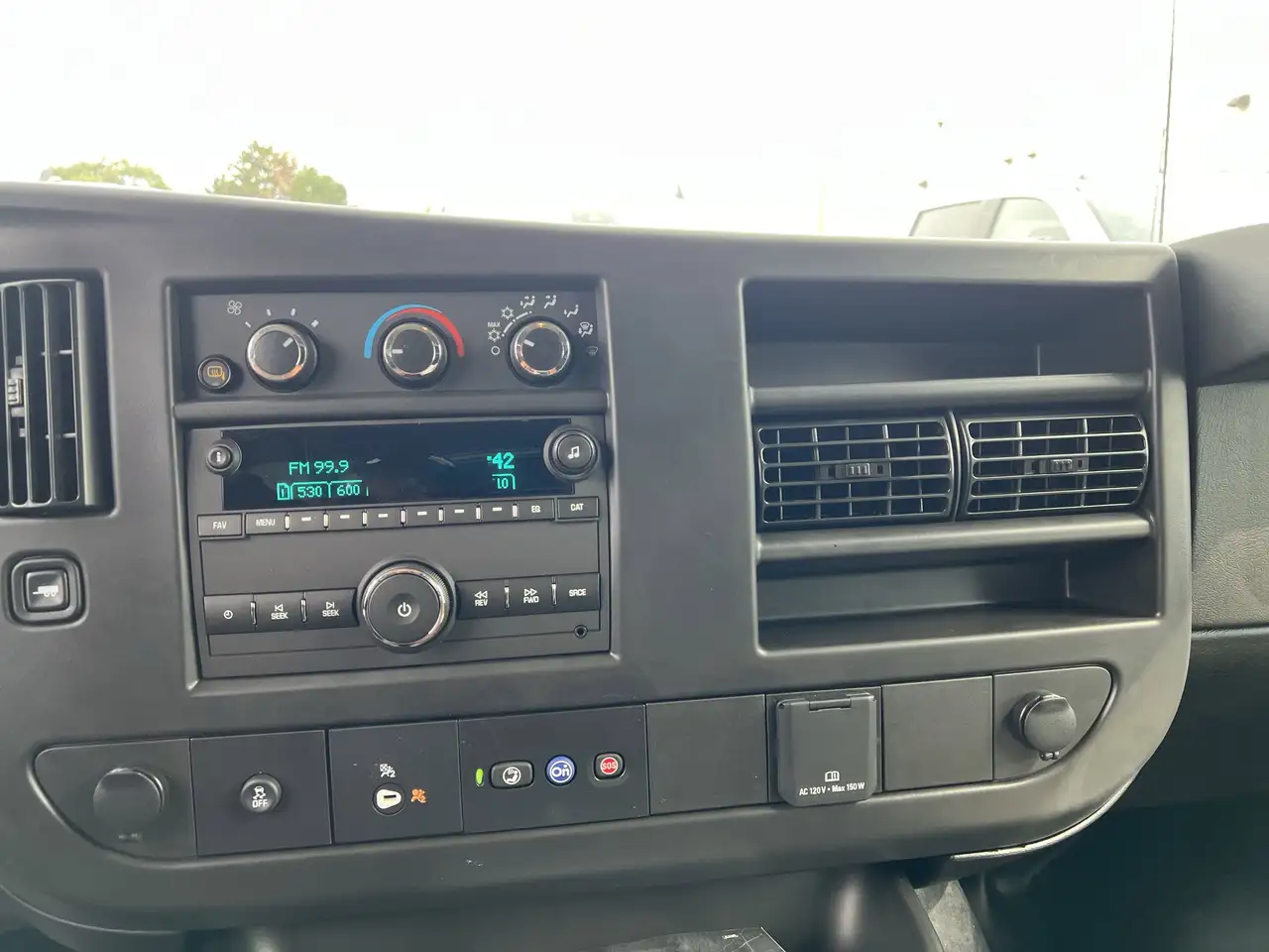 Chevrolet Express 2500 снимка Chevrolet Express 2500