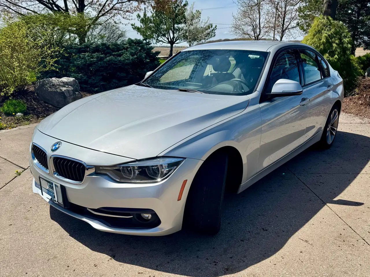 BMW 3 Series снимка BMW 3 Series