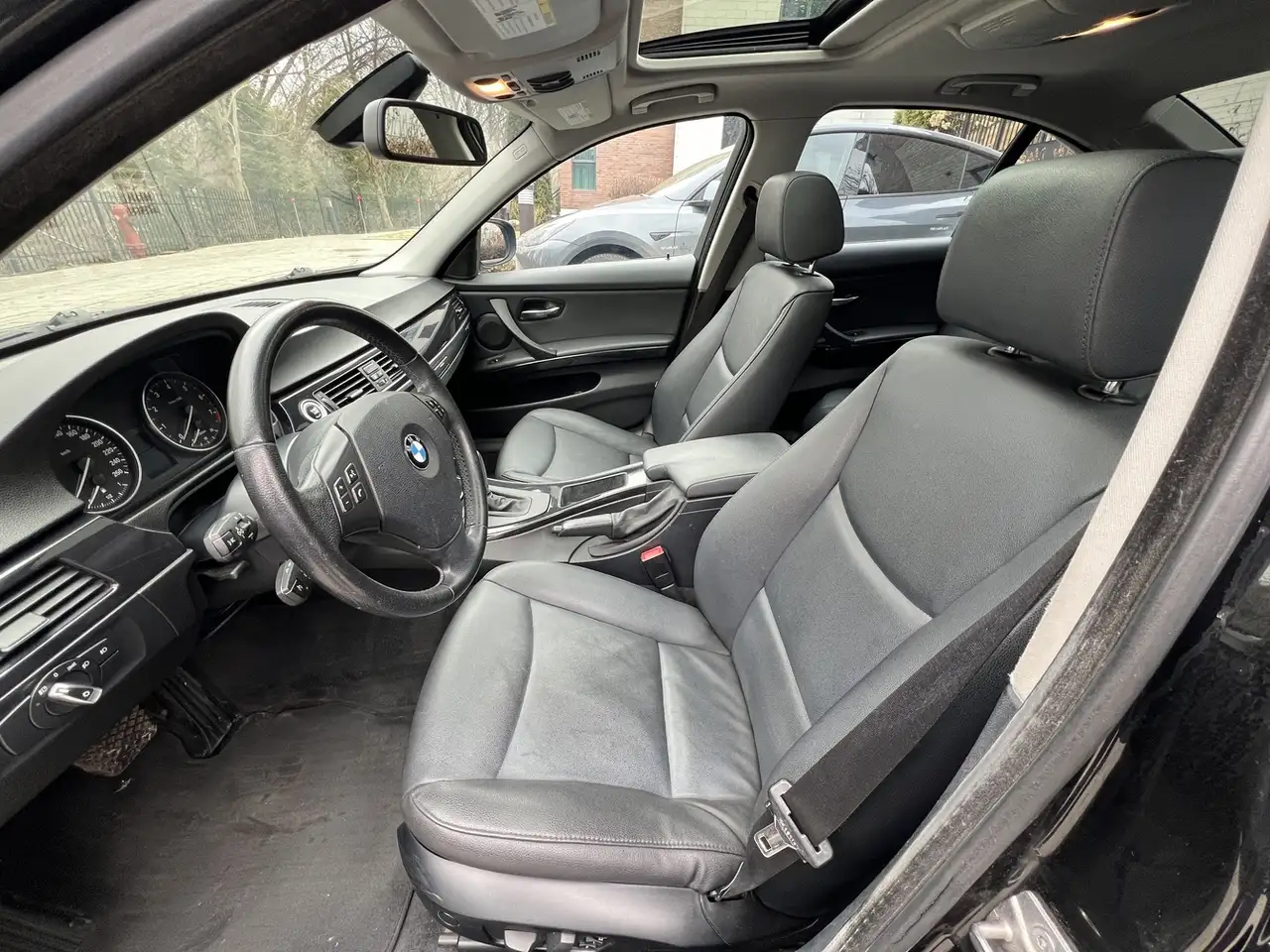 BMW 3 Series photo BMW 3 Series