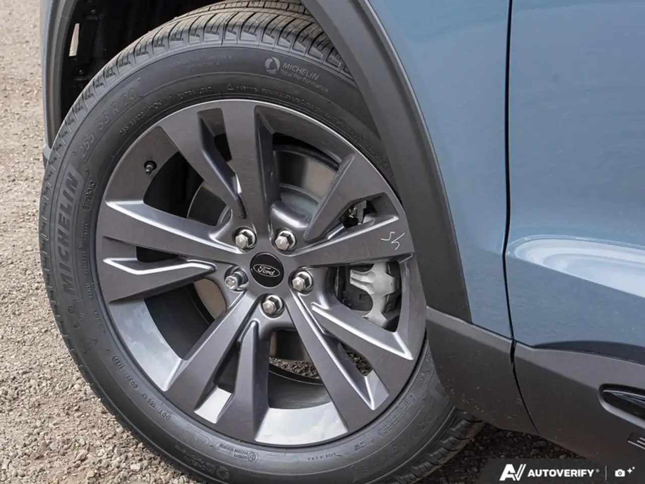 Ford Explorer photo Ford Explorer