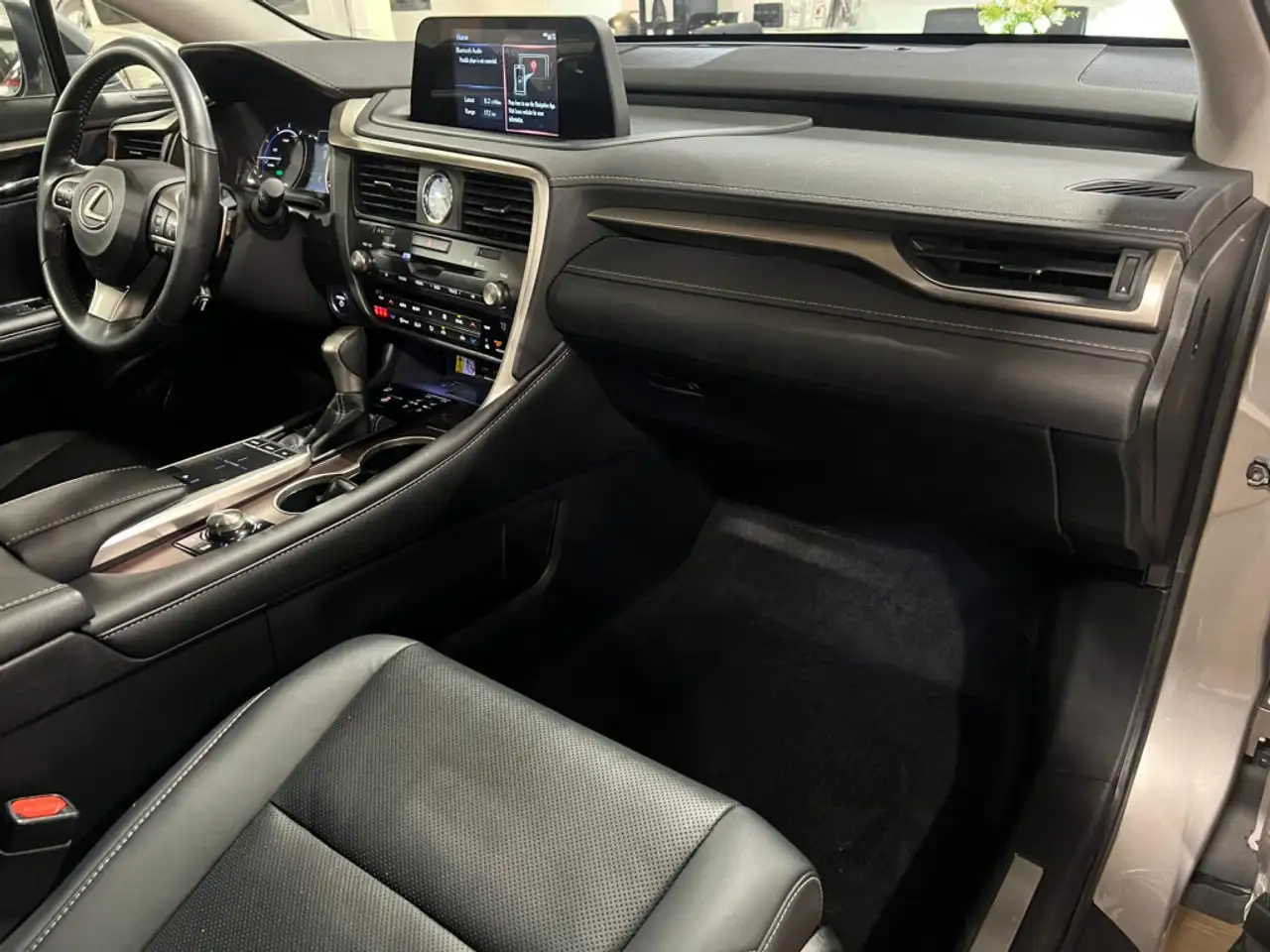 Lexus RX photo Lexus RX
