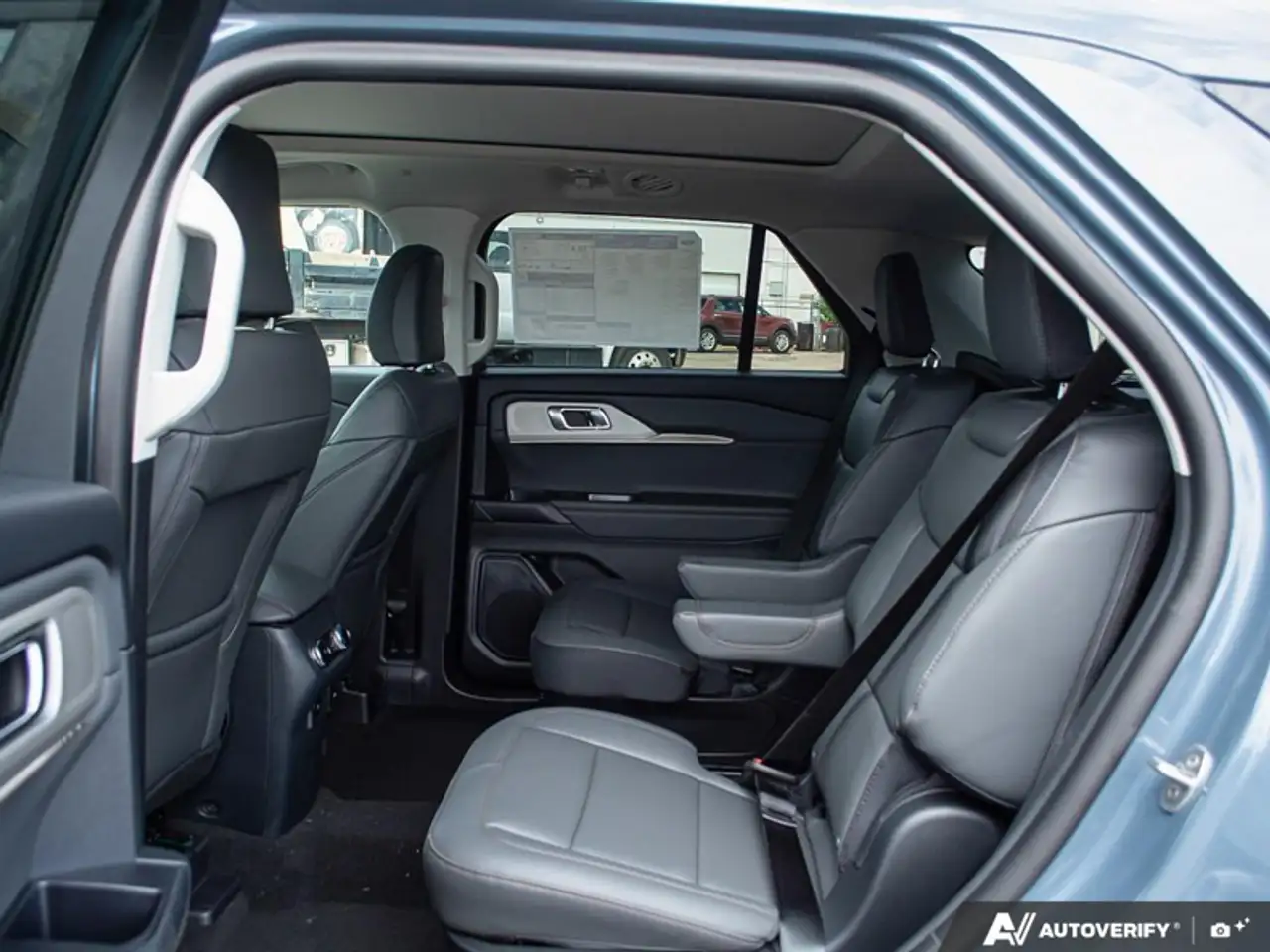 Ford Explorer photo Ford Explorer
