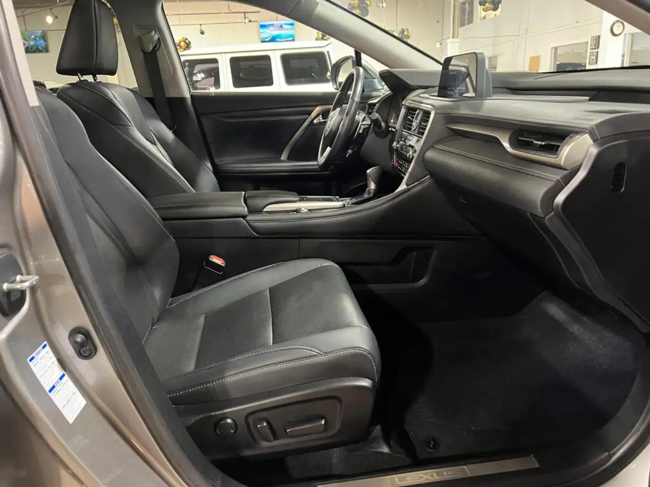Lexus RX photo Lexus RX