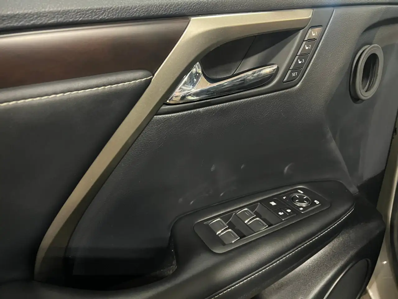 Lexus RX photo Lexus RX