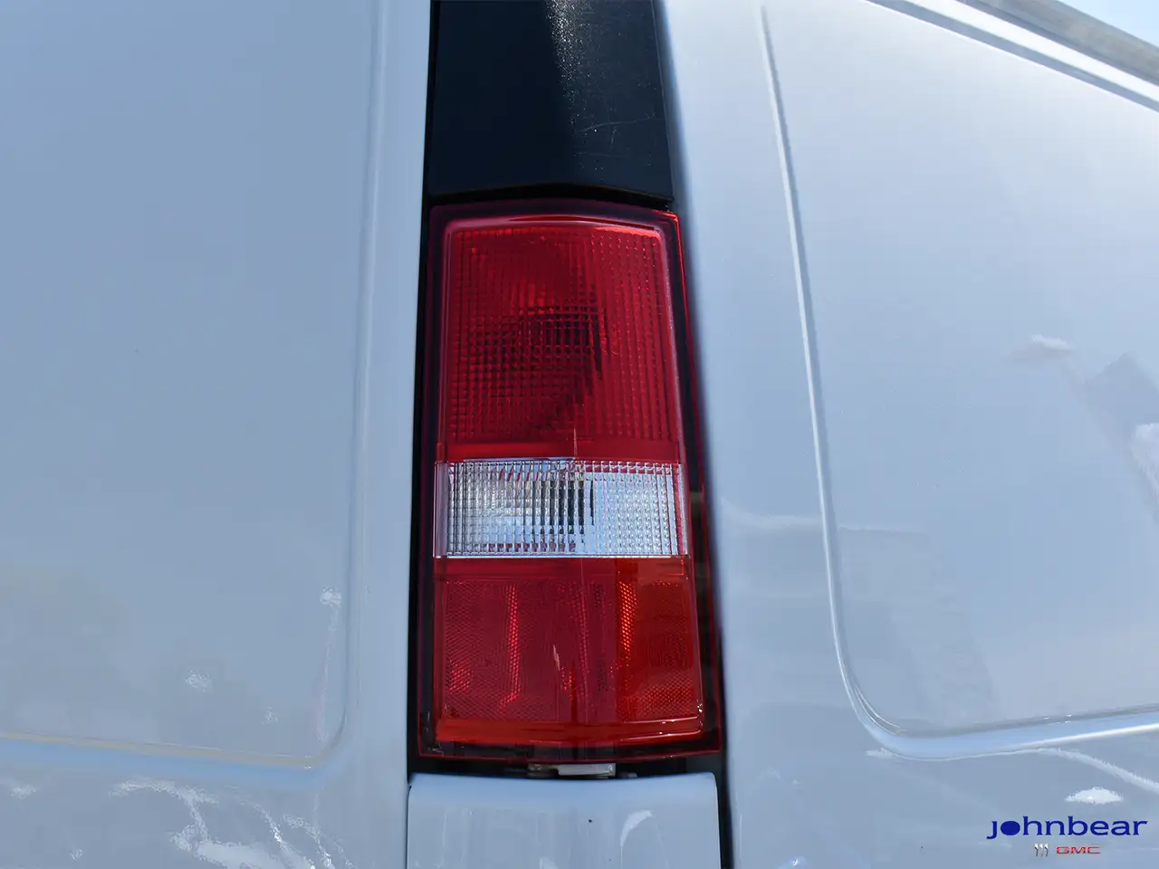 Chevrolet Express 2500 photo Chevrolet Express 2500
