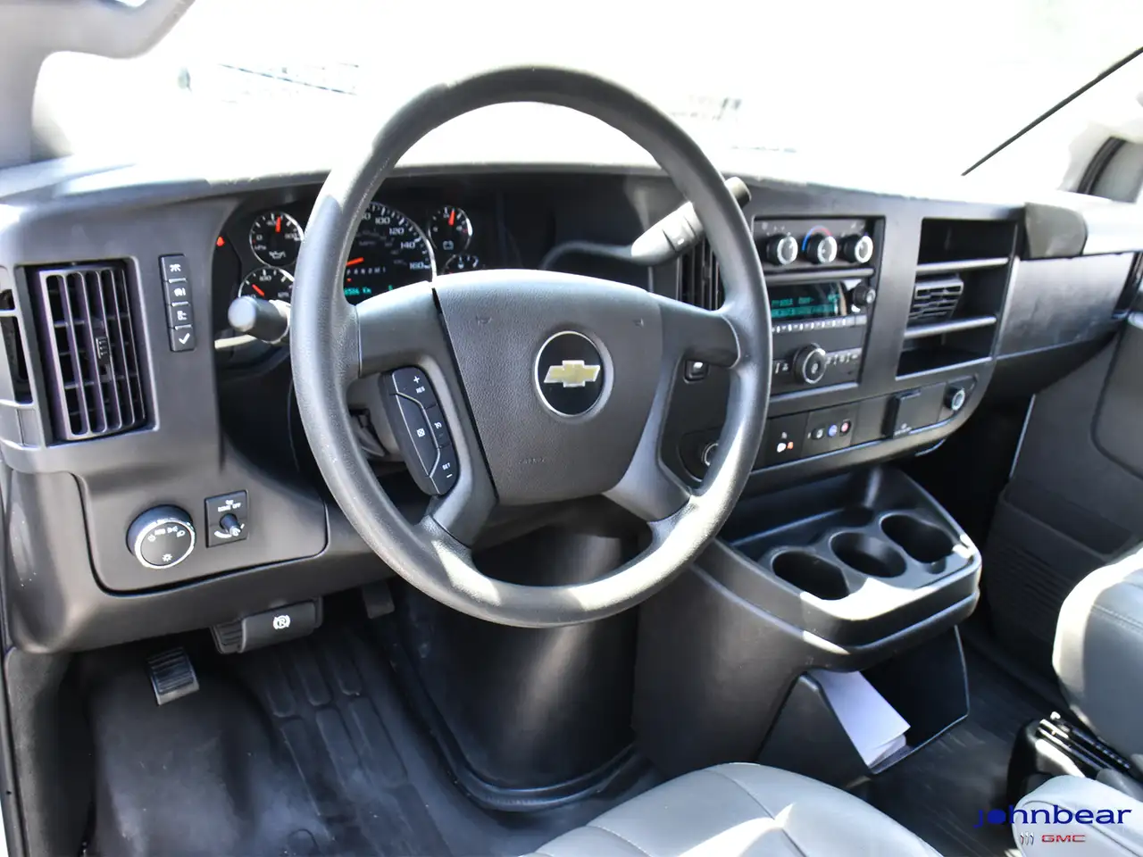 Chevrolet Express 2500 photo Chevrolet Express 2500