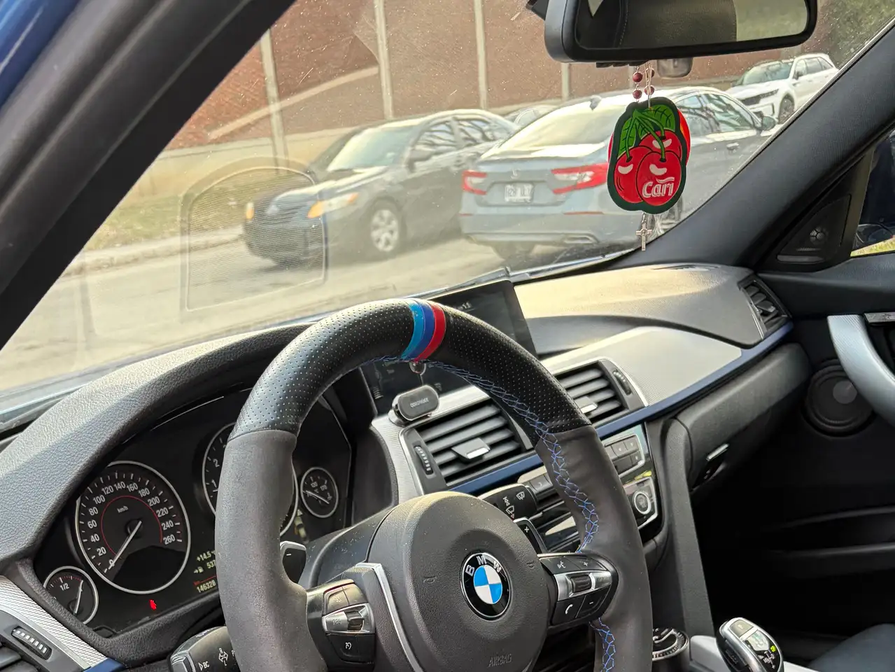 BMW 3 Series снимка BMW 3 Series