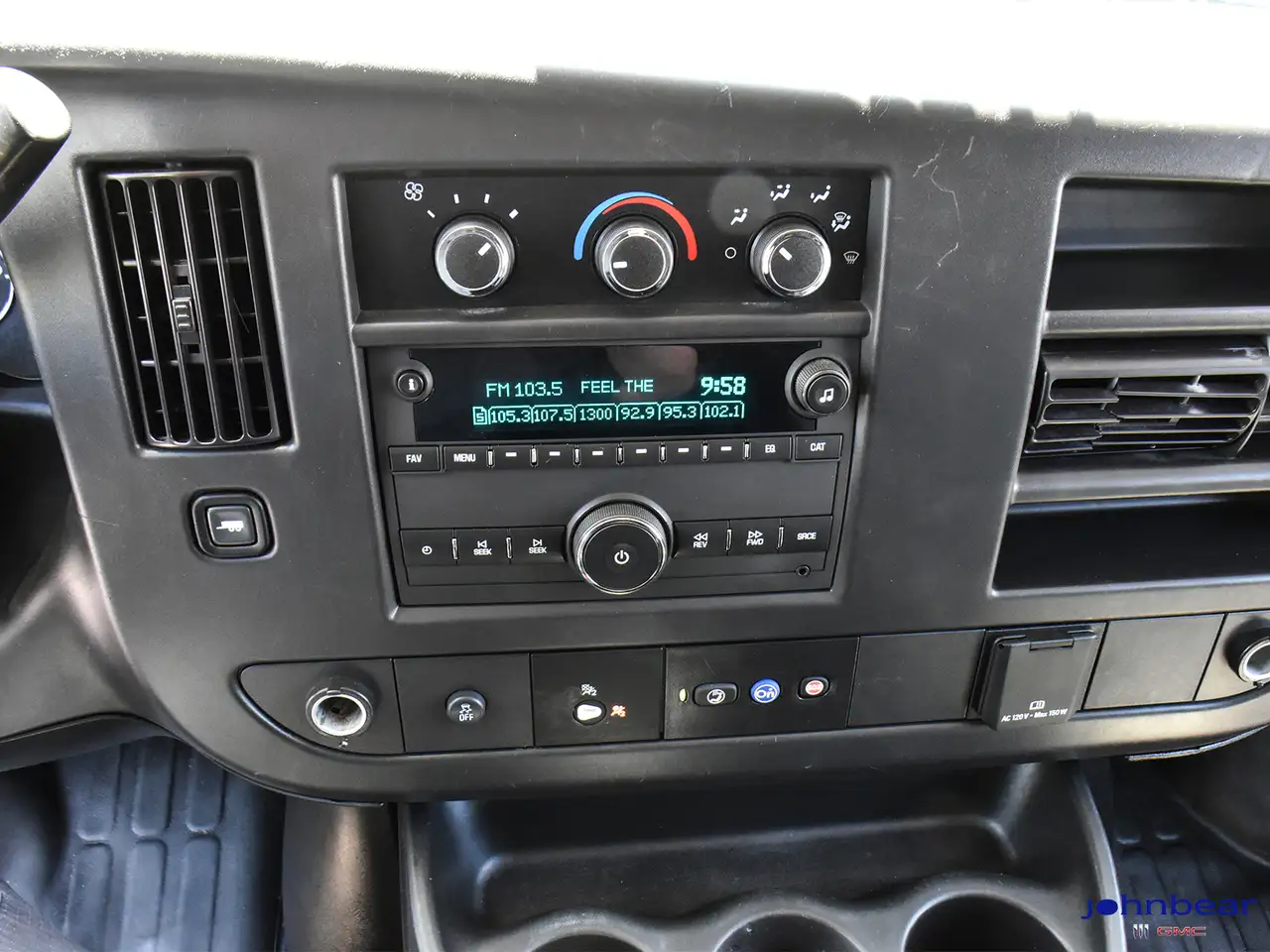 Chevrolet Express 2500 photo Chevrolet Express 2500