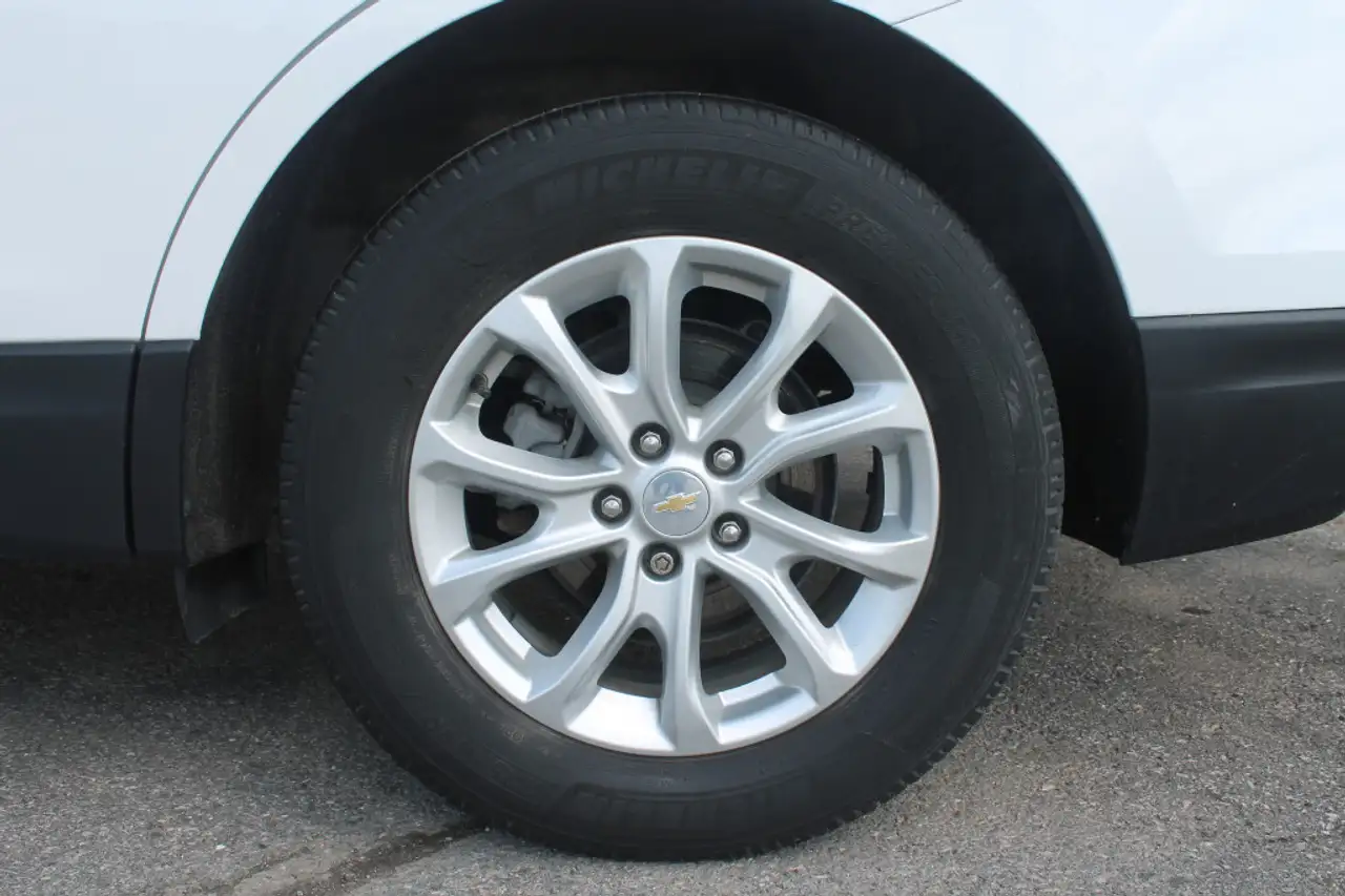 Chevrolet Equinox photo Chevrolet Equinox