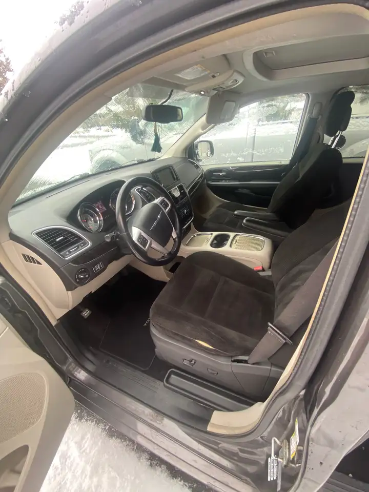 Chrysler Town & Country photo Chrysler Town & Country