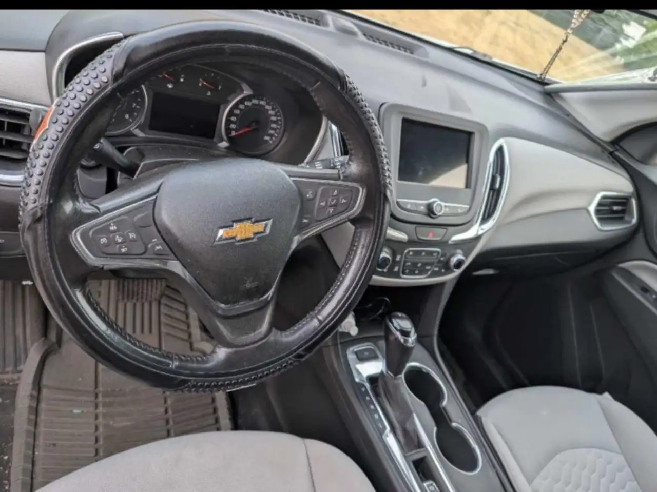 Chevrolet Equinox снимка Chevrolet Equinox