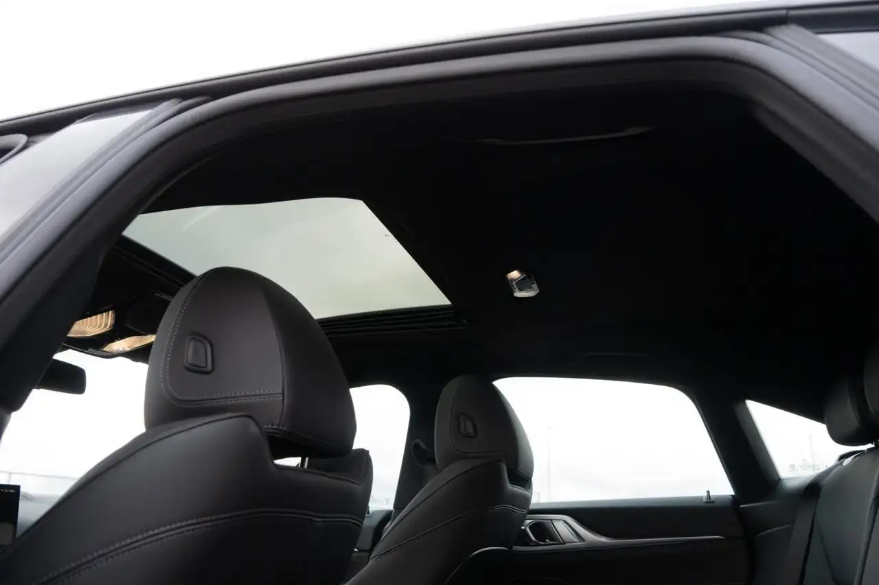 BMW i4 photo BMW i4