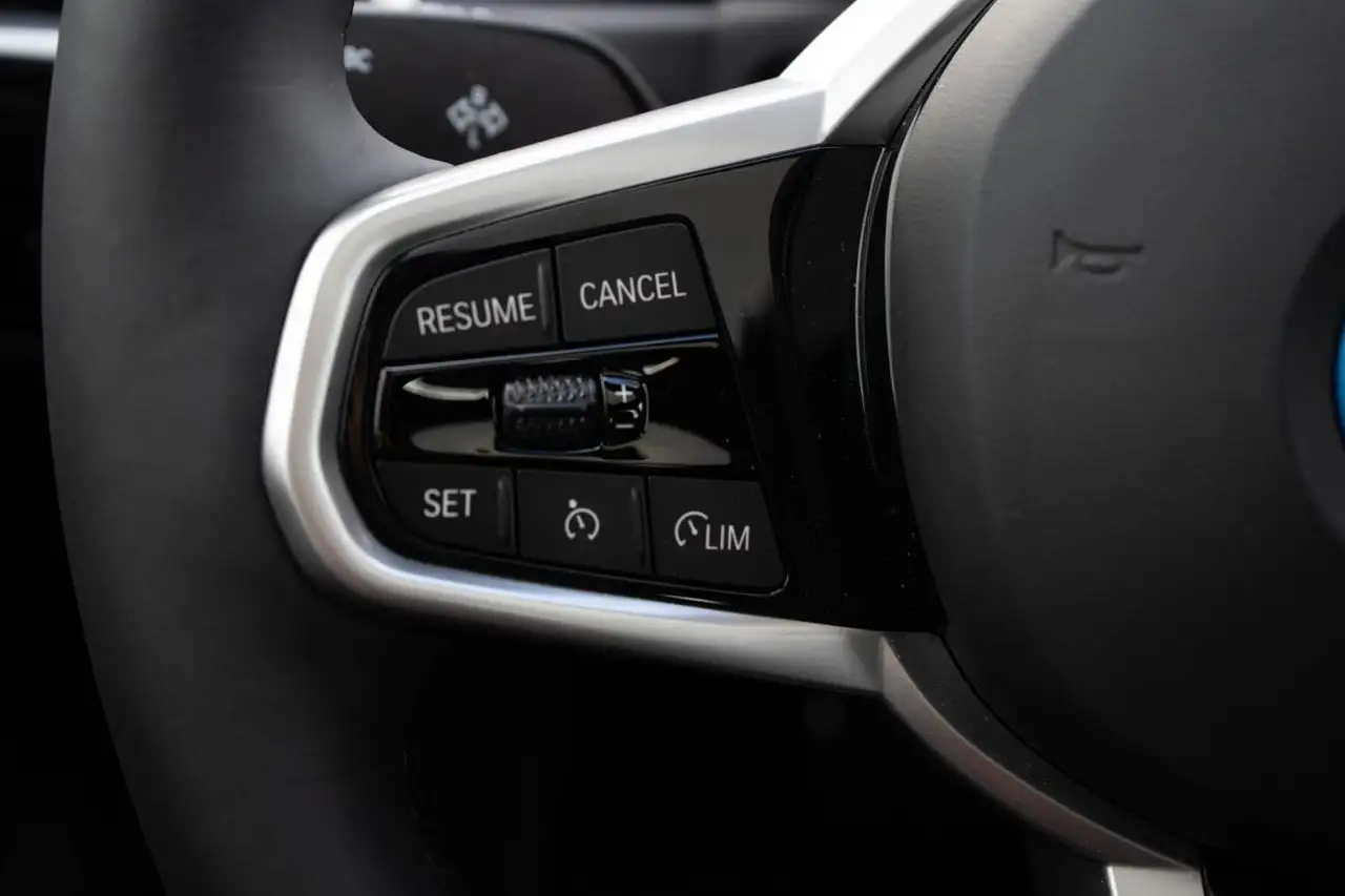 BMW i4 photo BMW i4