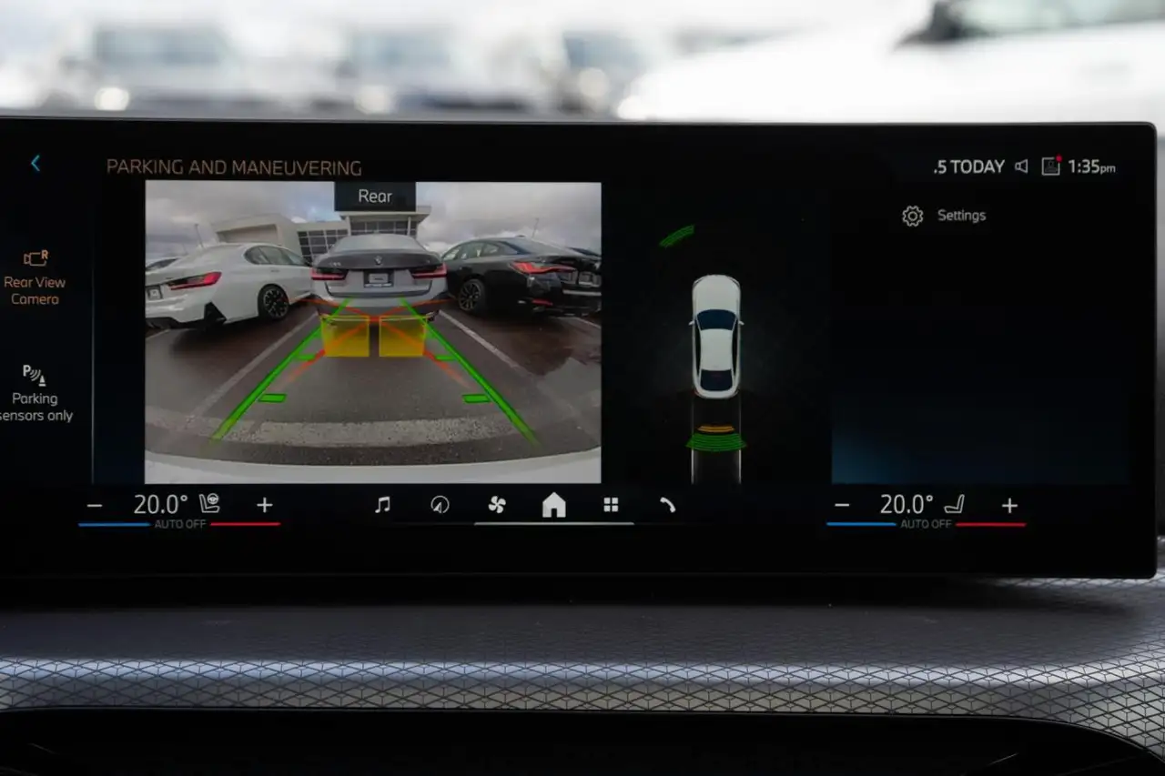 BMW i4 photo BMW i4