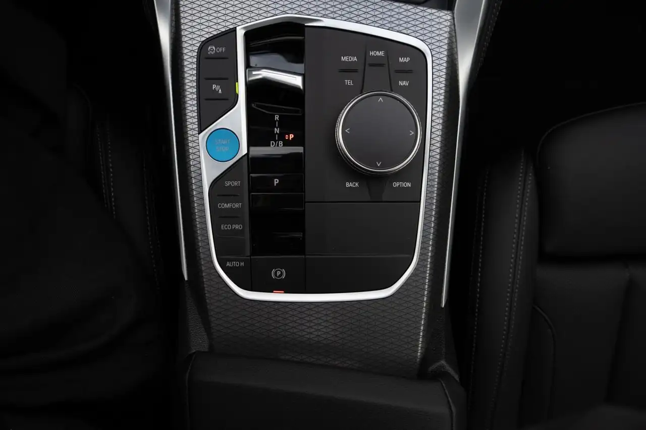 BMW i4 photo BMW i4
