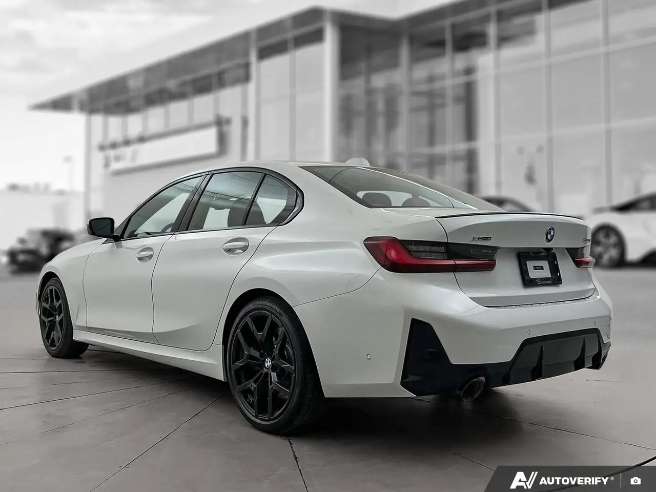 BMW 3 Series photo BMW 3 Series