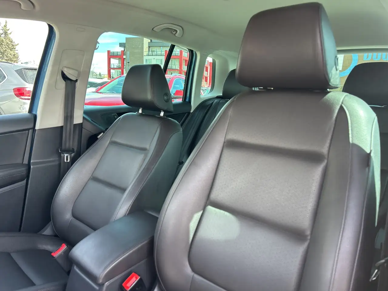 Volkswagen Tiguan photo Volkswagen Tiguan