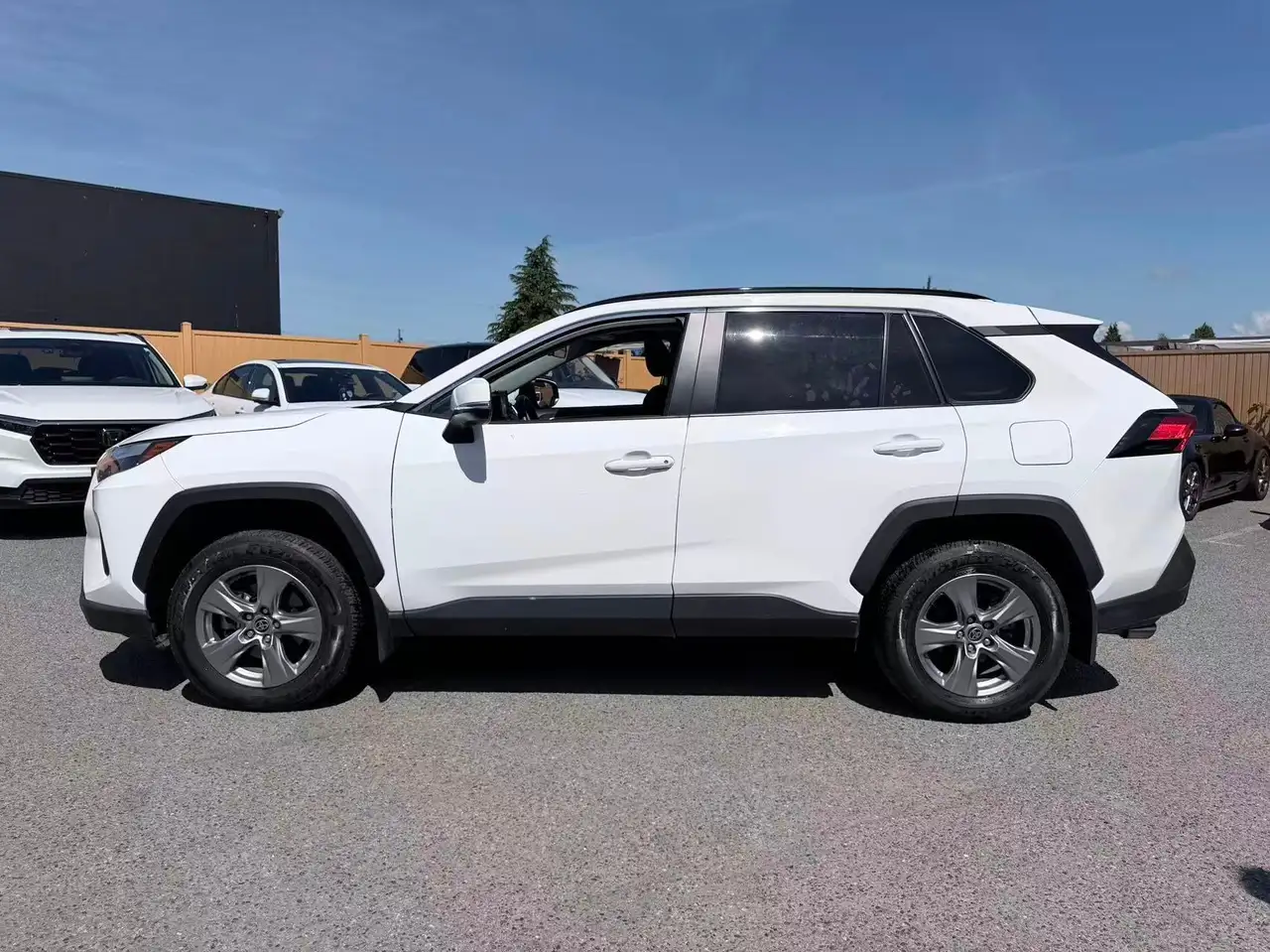 Toyota RAV 4 photo Toyota RAV 4