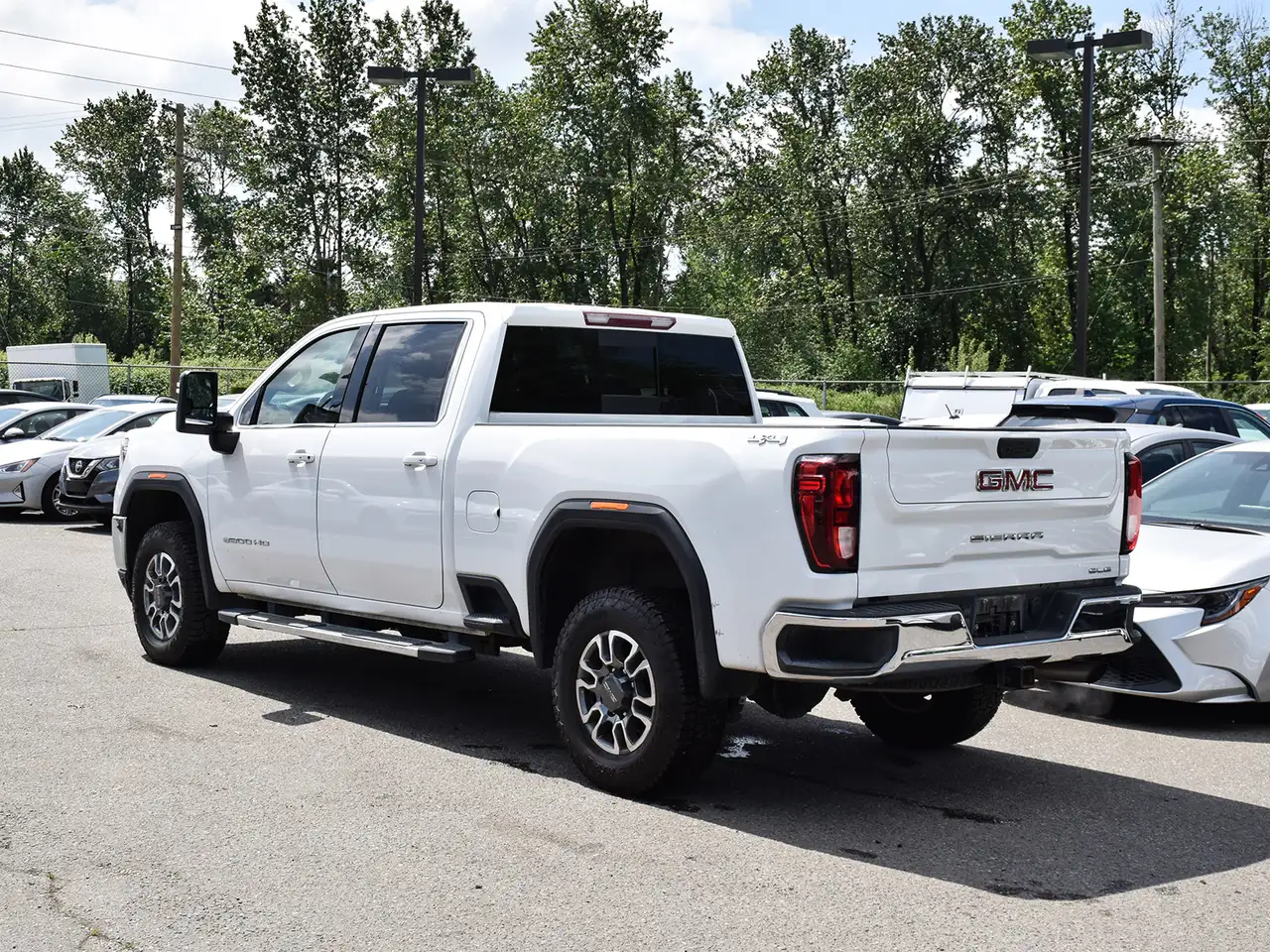 GMC Sierra 3500HD photo GMC Sierra 3500HD