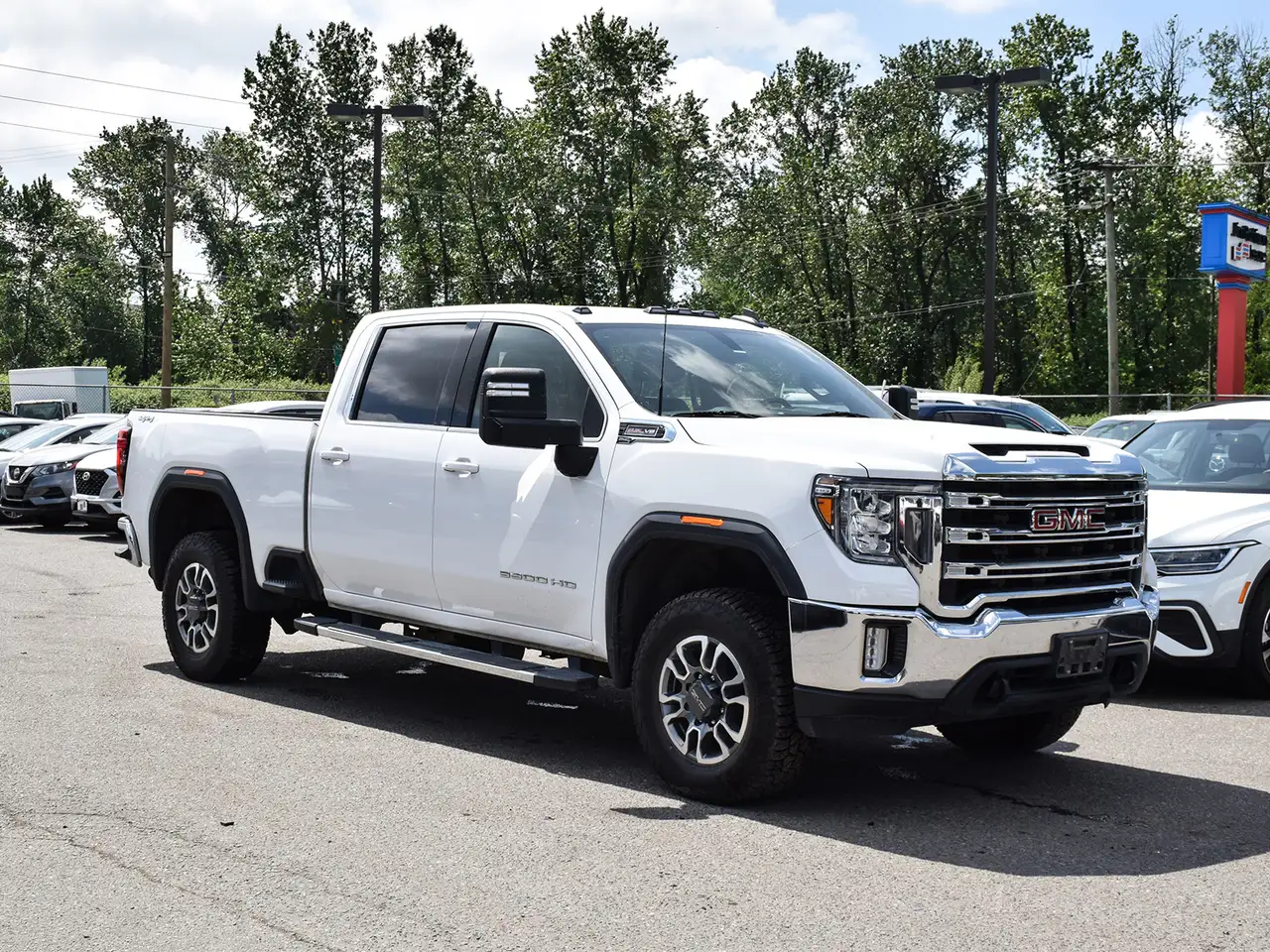 GMC Sierra 3500HD photo GMC Sierra 3500HD