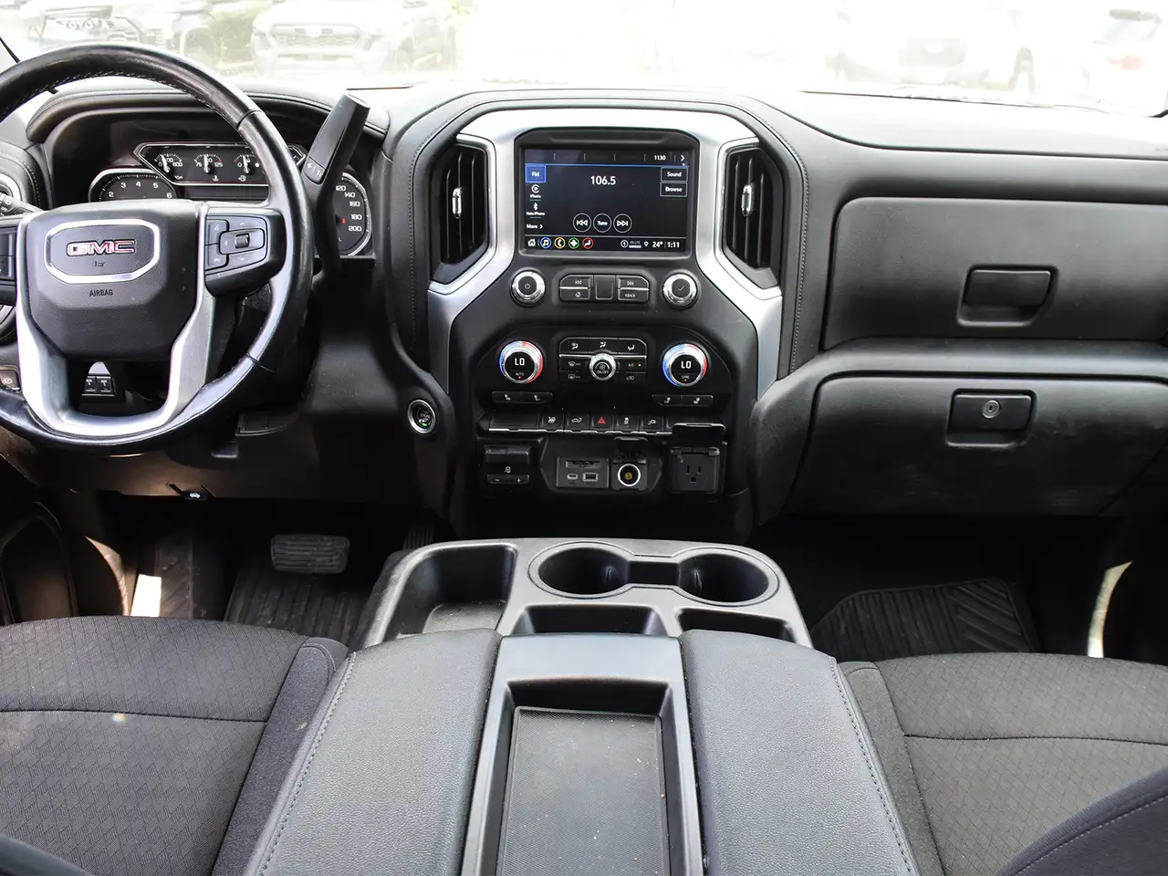 GMC Sierra 3500HD photo GMC Sierra 3500HD