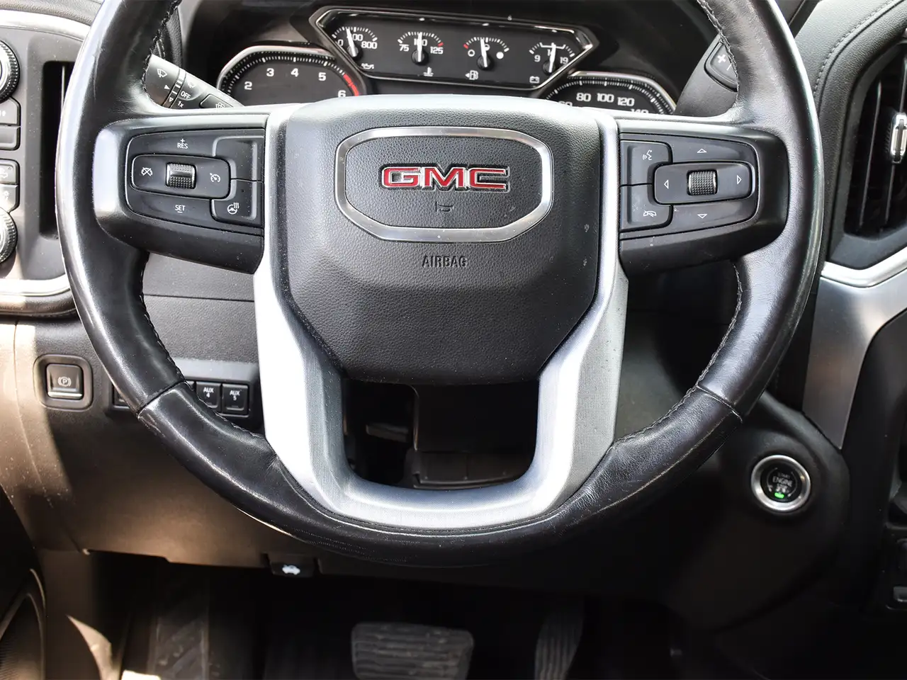 GMC Sierra 3500HD photo GMC Sierra 3500HD